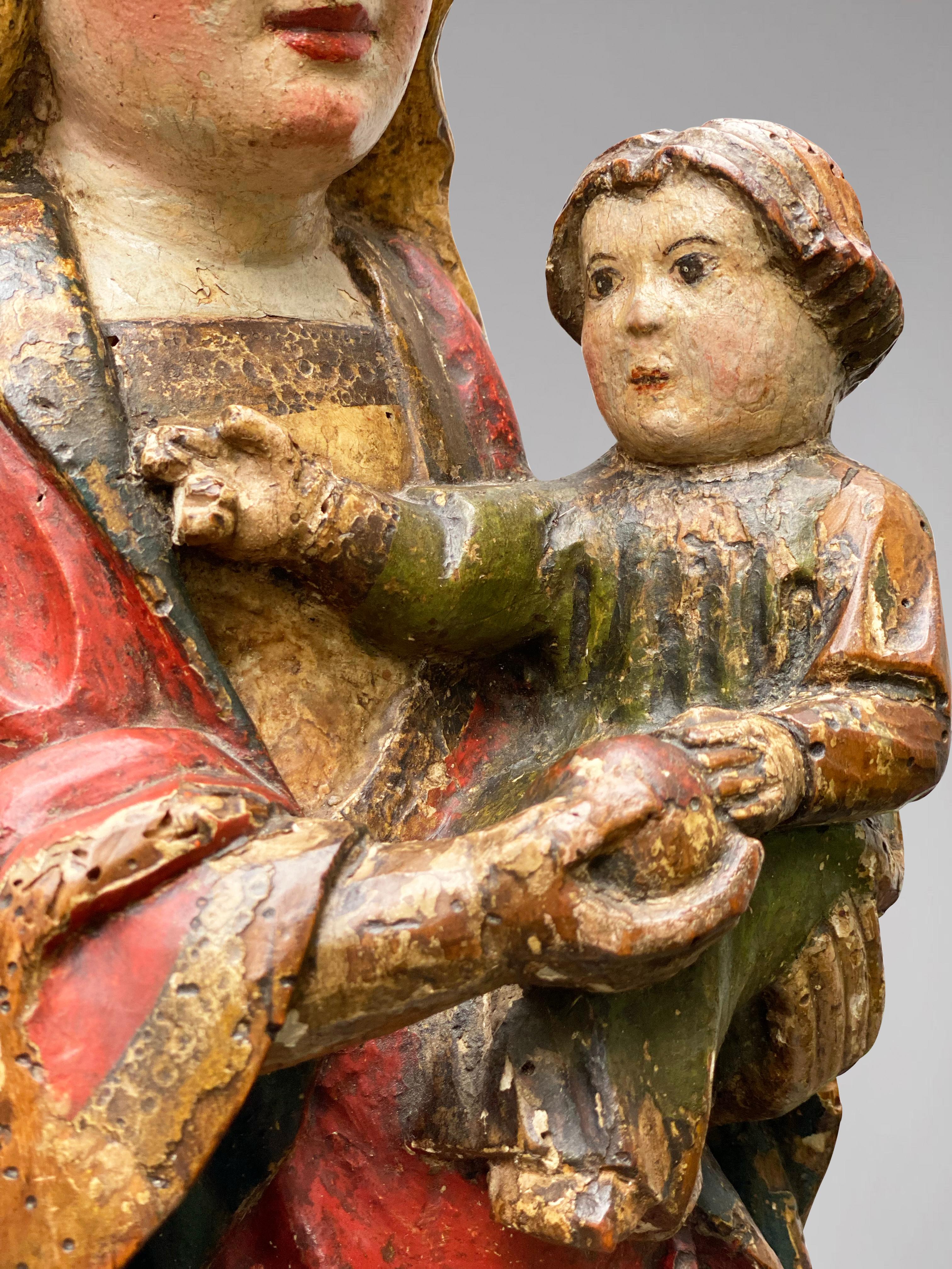 Spanische Statue der Jungfrau Maria mit dem Kind Jezus, um 1600 im Angebot 2