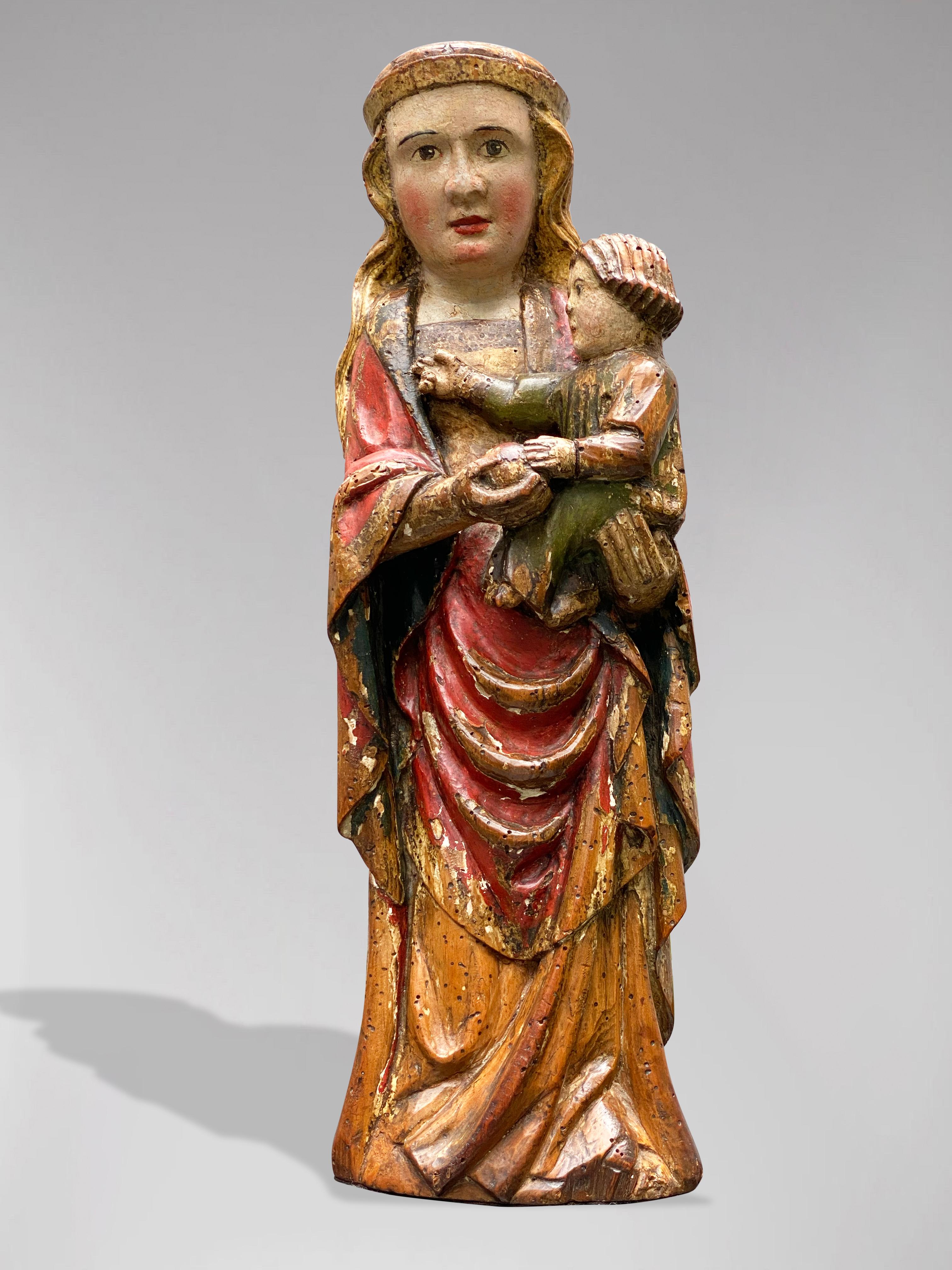 Unknown Figurative Sculpture – Spanische Statue der Jungfrau Maria mit dem Kind Jezus, um 1600