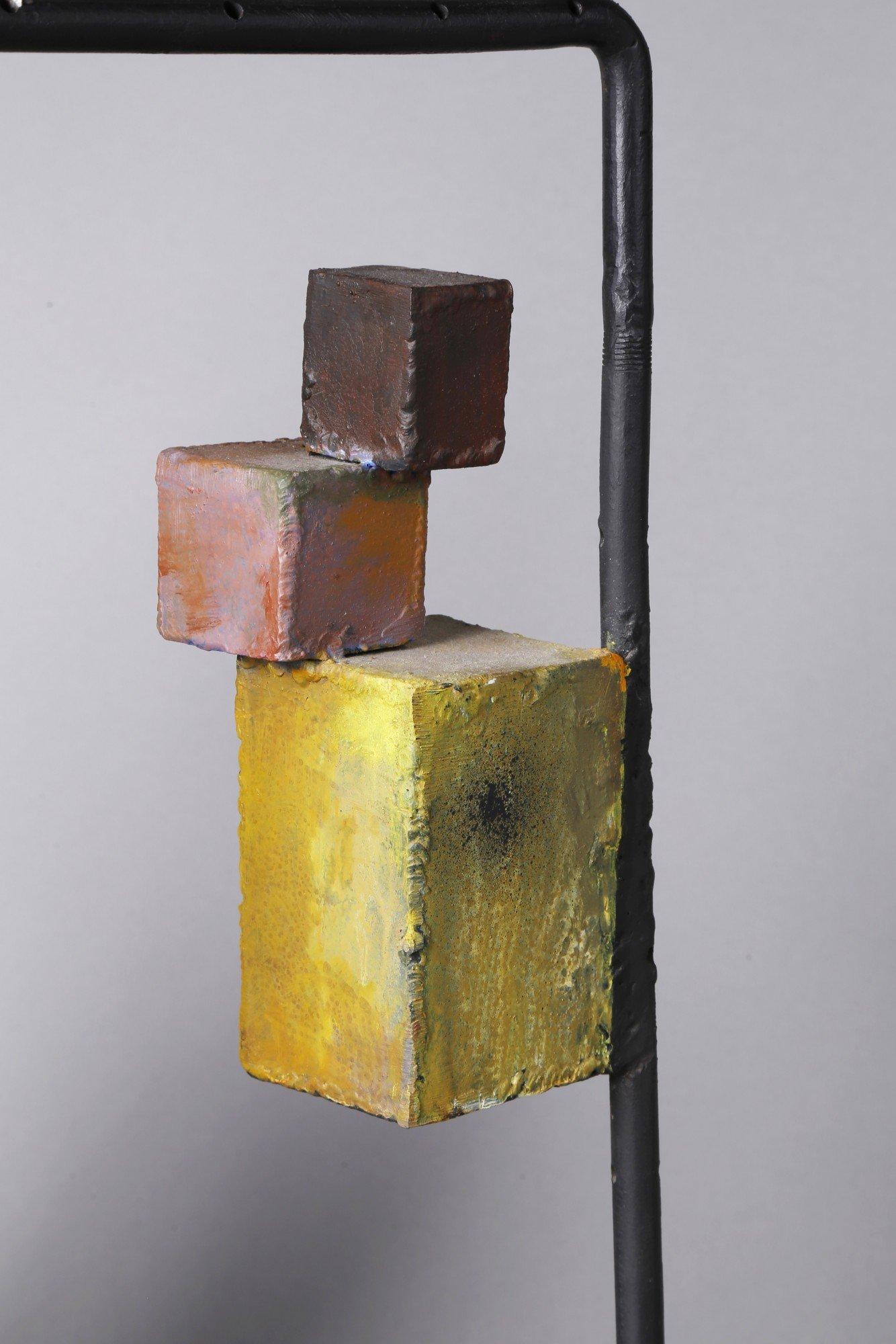 Paesaggio urbano astratto, 1950-60 ca.
Metallo misto verniciato 
19,25 pollici di altezza x 19,5 pollici di larghezza x 11,5 pollici di profondità.


