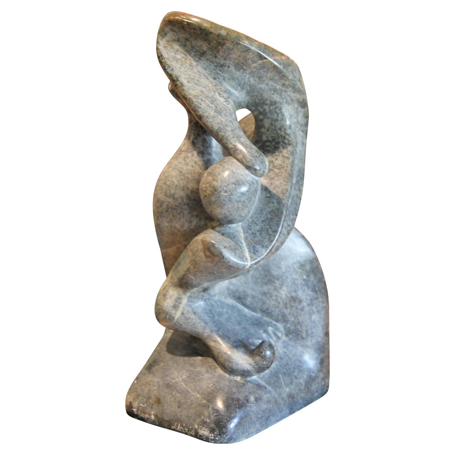 Skulptur aus figurativem Marmor, signiert Mario C: G: (Abstrakt), Sculpture, von Unknown