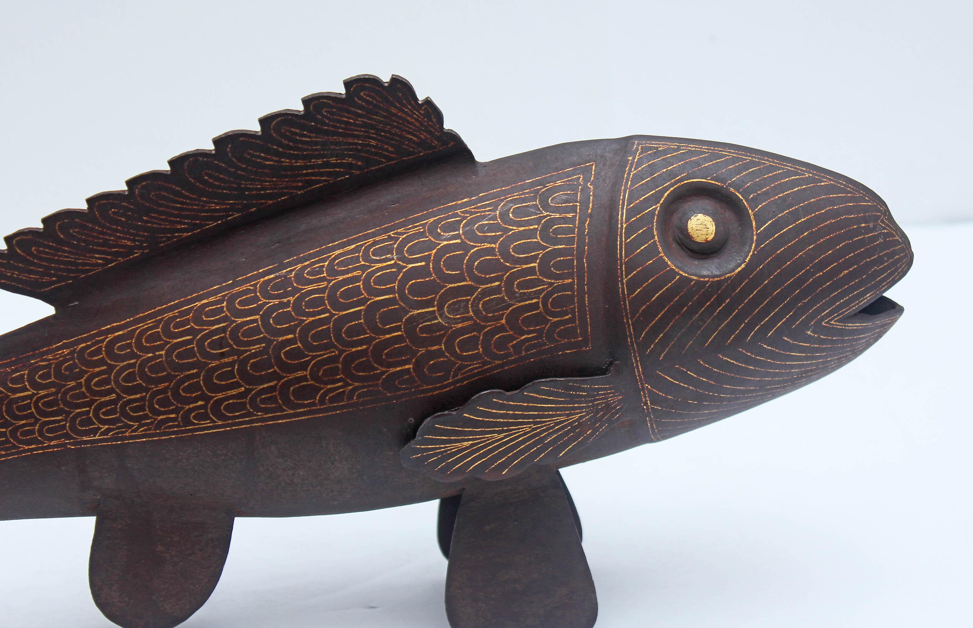 Skulptur eines abstrakten Fisches – Sculpture von Unknown