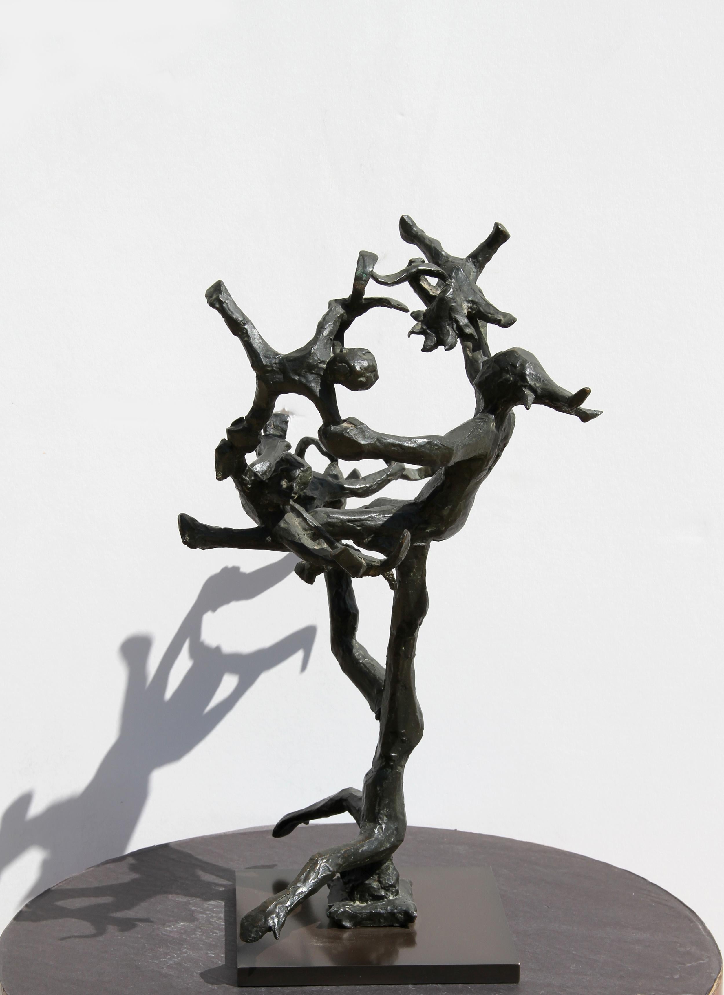 Acróbatas, Escultura moderna de bronce, 1968 en venta 2