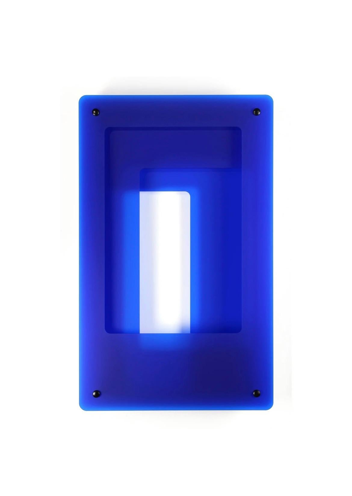 Scultura da parete in acrilico “Blue Constellation” di Yvette Kaiser Smith