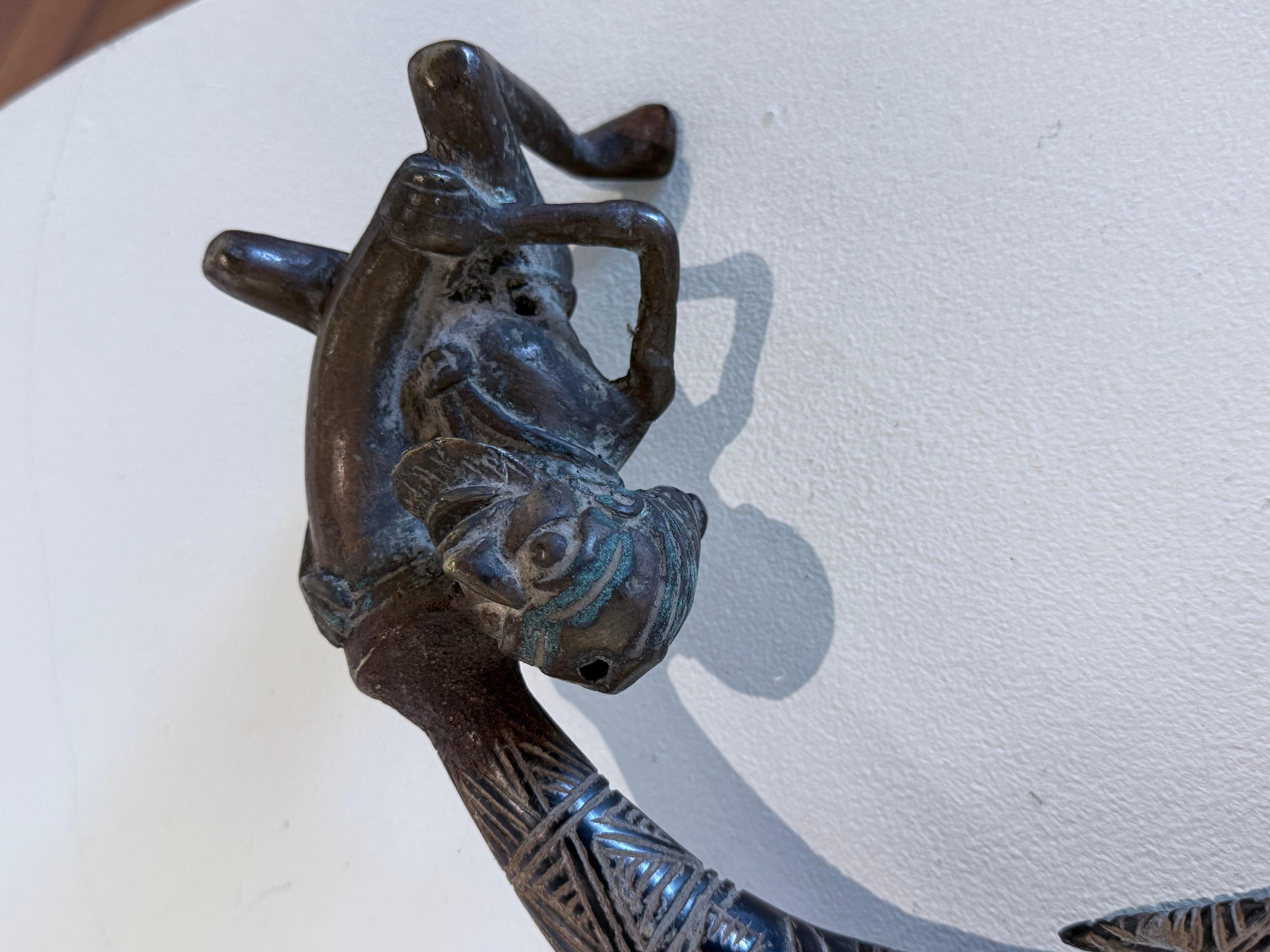 SCULTURA AFRICANA IN BRONZO E CORNO BAMILEKE in vendita 6