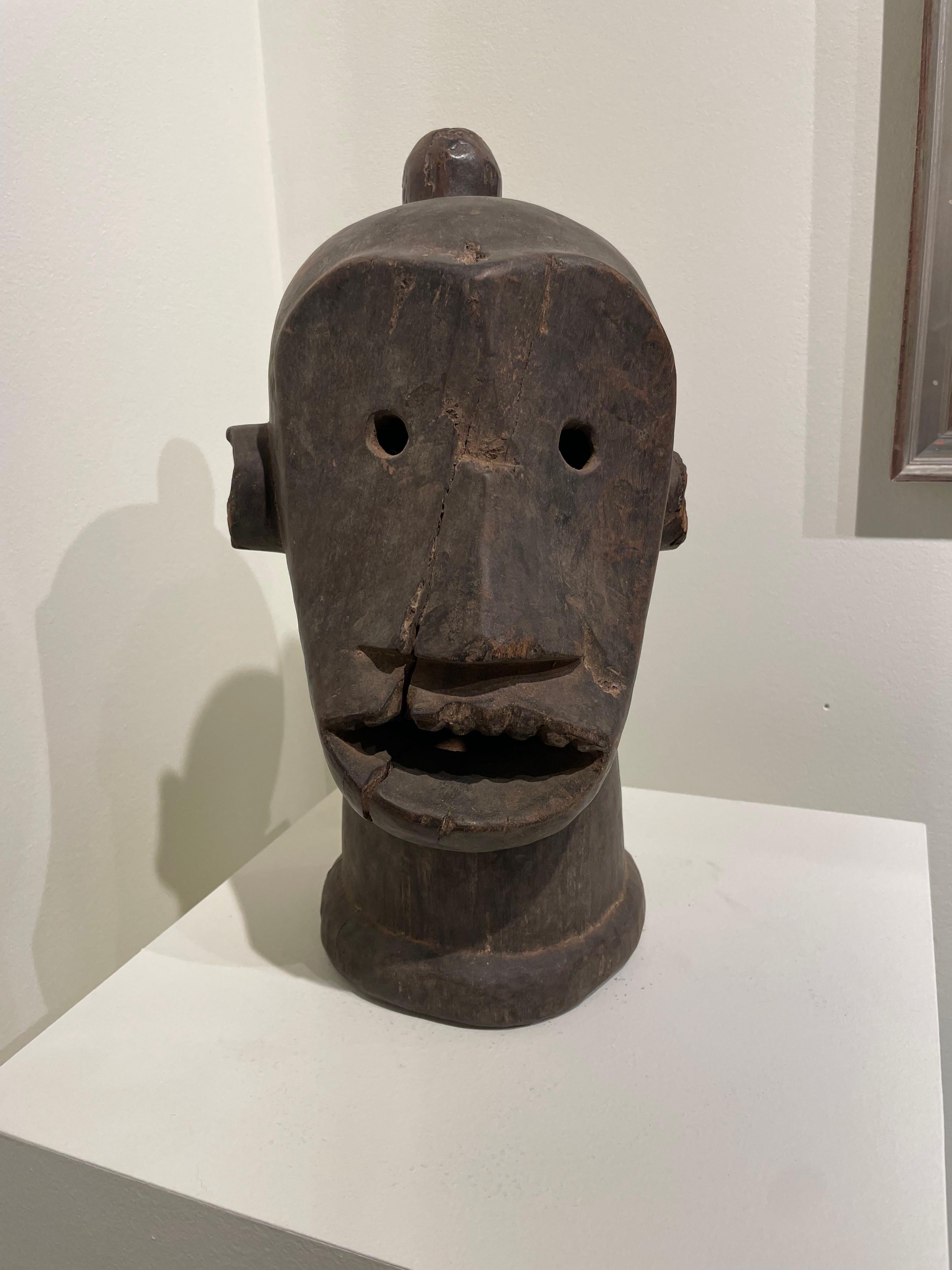 Máscara de Ceremonia de Iniciación Makonde de Madera Tallada Africana en venta 6