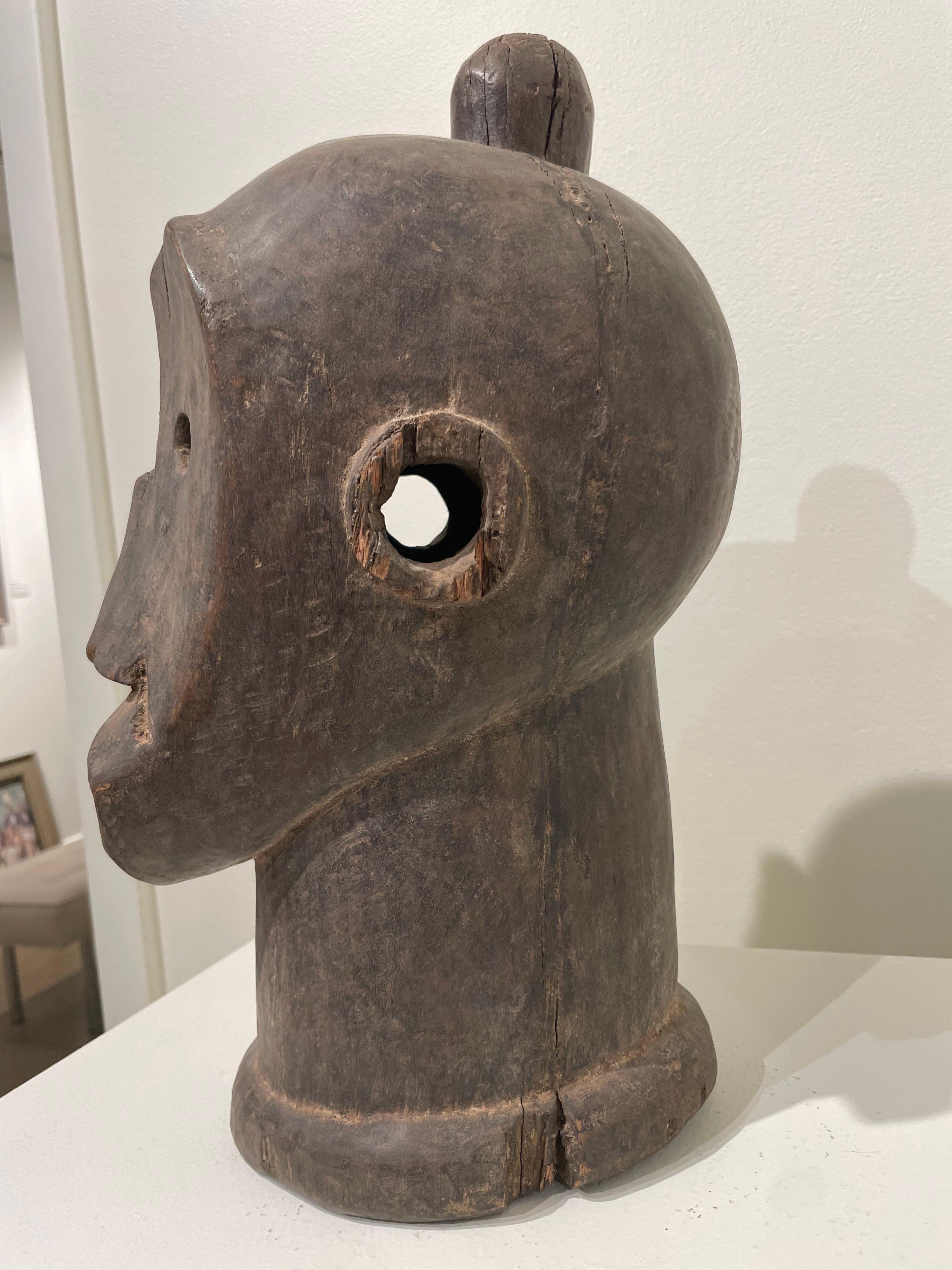 Máscara de Ceremonia de Iniciación Makonde de Madera Tallada Africana en venta 5