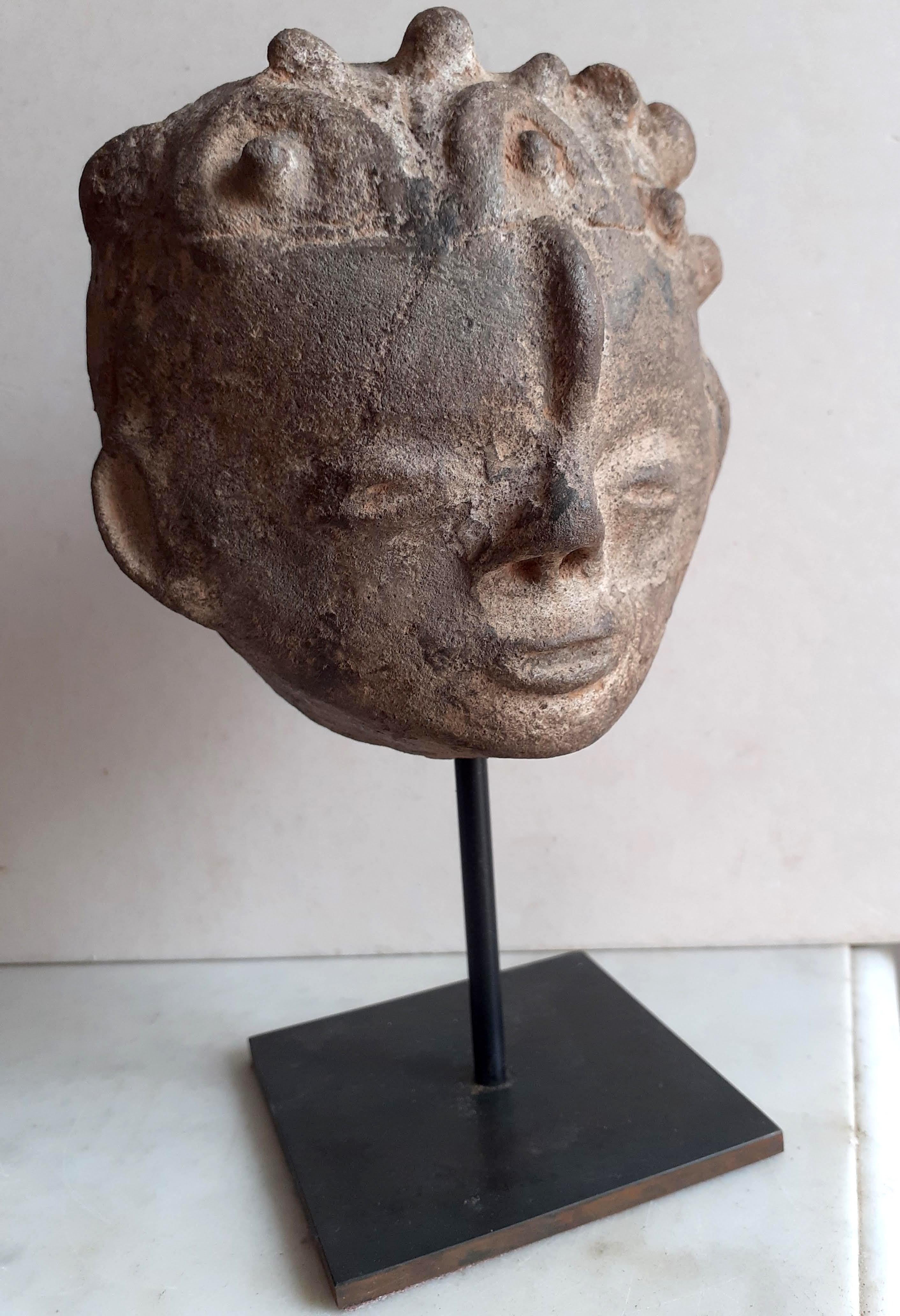 Akan Ashanti Memorial Portrait Head of a Noble Tribal African Art Sculpture  For Sale 1