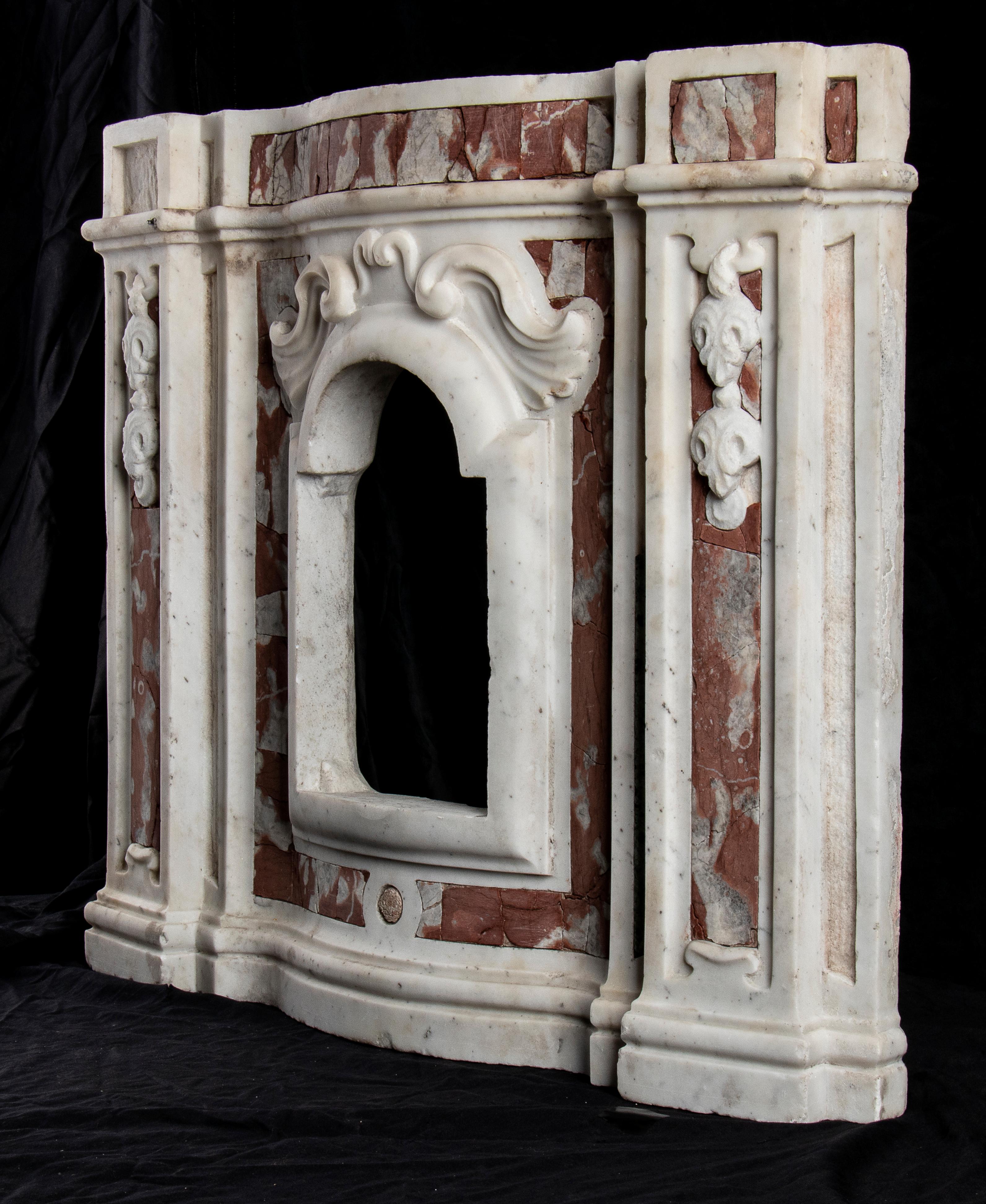 An Italian Antique Inlaid White and Red  Marble Tabernacle High Relief Sculpture - Black Figurative Sculpture by Unknown