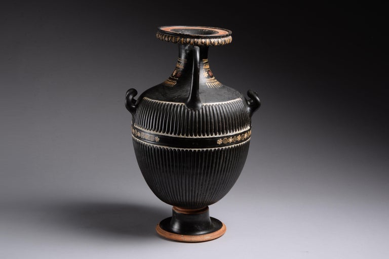 Unknown - Ancient Greek Apulian Gnathia-ware Hydria Vase For Sale at 1stDibs