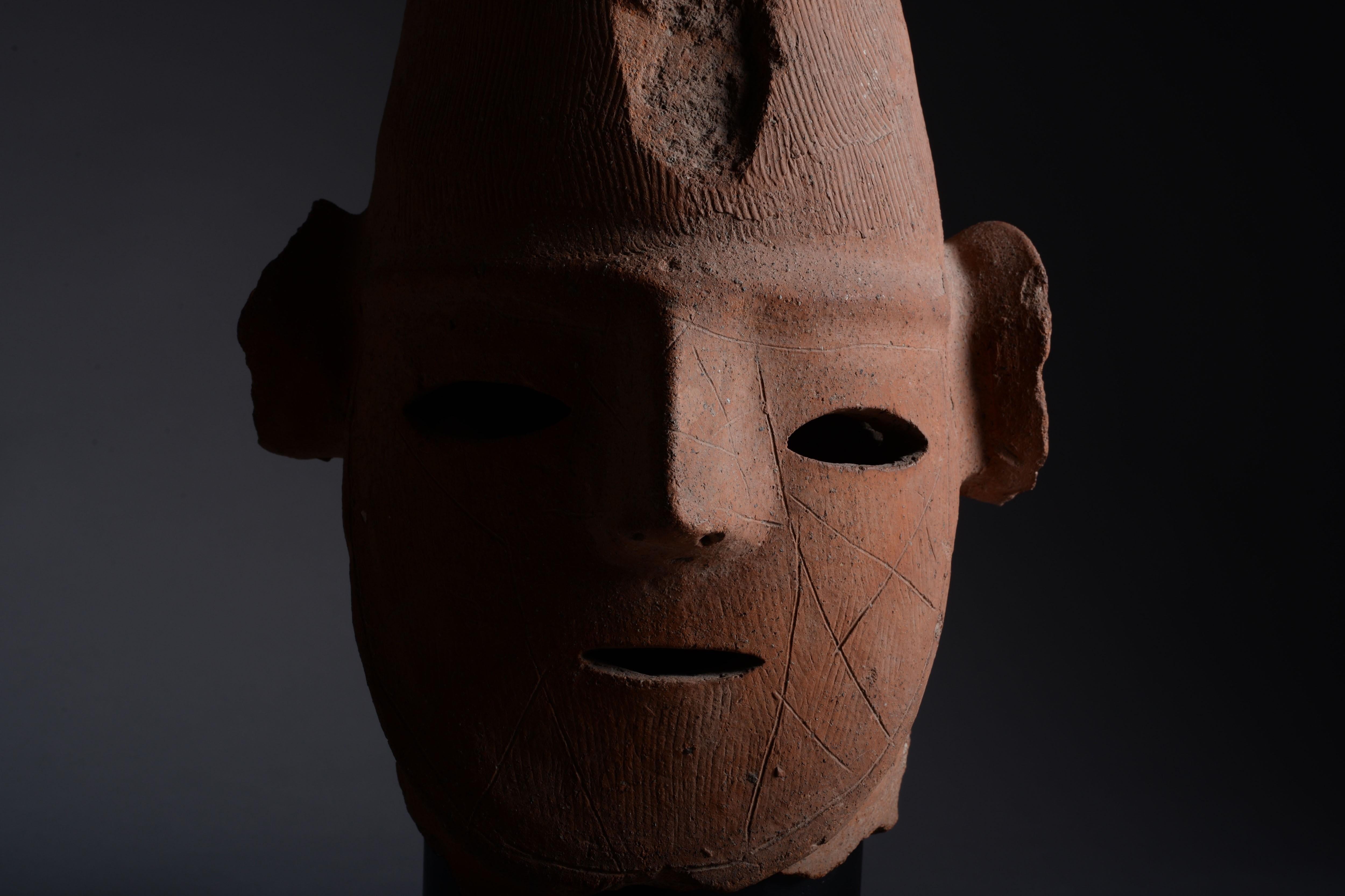 Unknown Abstract Sculpture - Superb Ancient Japanese Haniwa Head