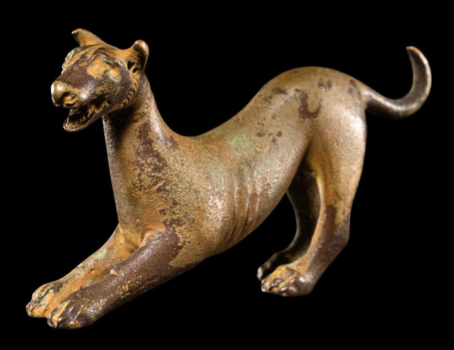 roman dog sculpture
