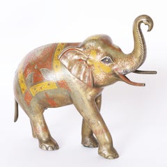 Elefante angloindio de latón fundido con esmalte