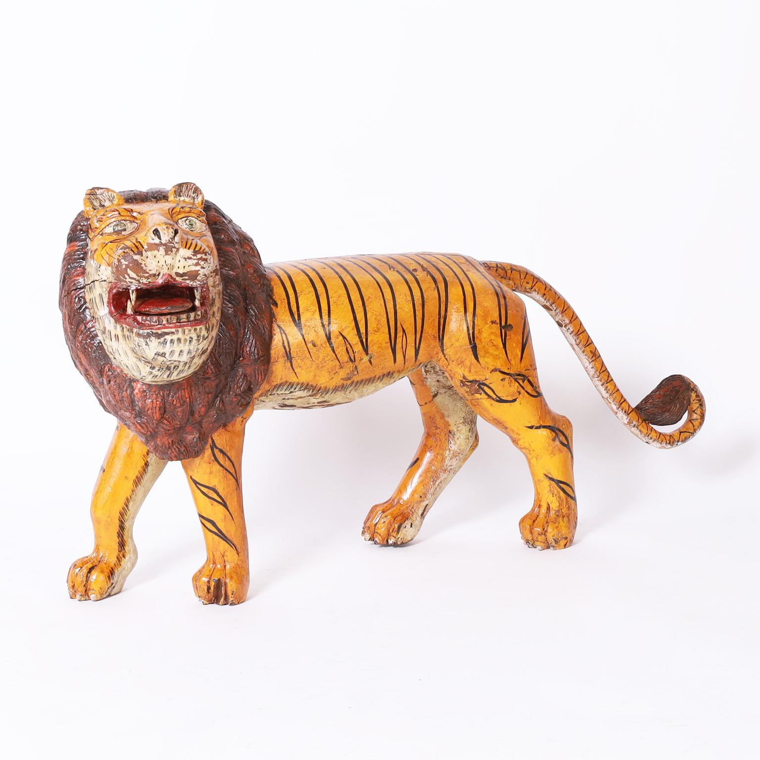 Anglo Indian Folk Art Carved Wood Lion Tiger - Sculpture de Unknown