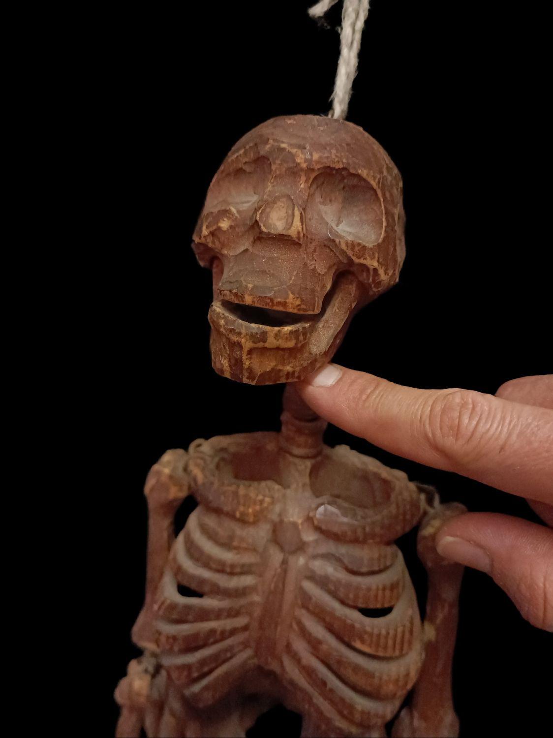 Vieja marioneta esqueleto en venta 3