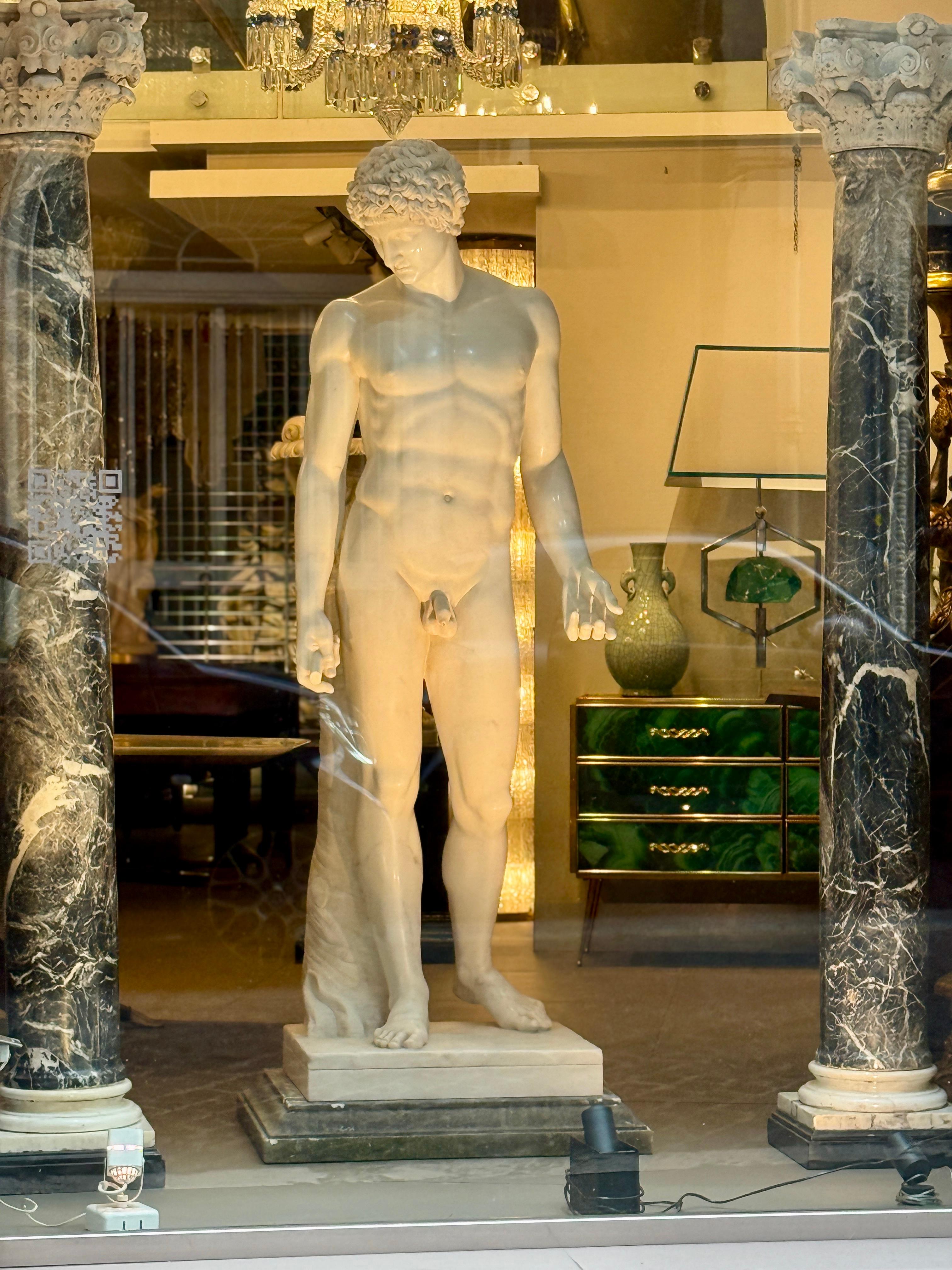 ANTINOUS Magnifica scultura italiana neoclassica in marmo di Carrara in vendita 8