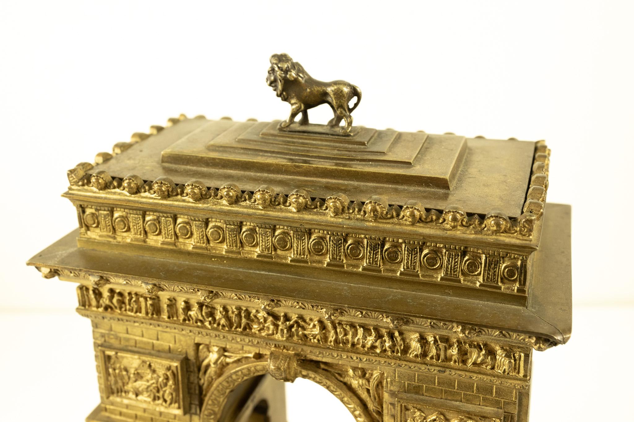 Antike Arc de Triomphe-Bronze-Skulptur mit Vergleich 2