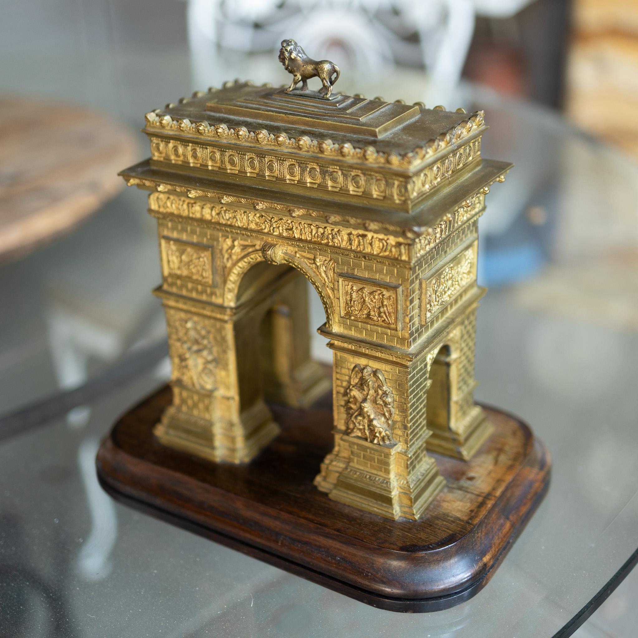 Antike Arc de Triomphe-Bronze-Skulptur mit Vergleich 3