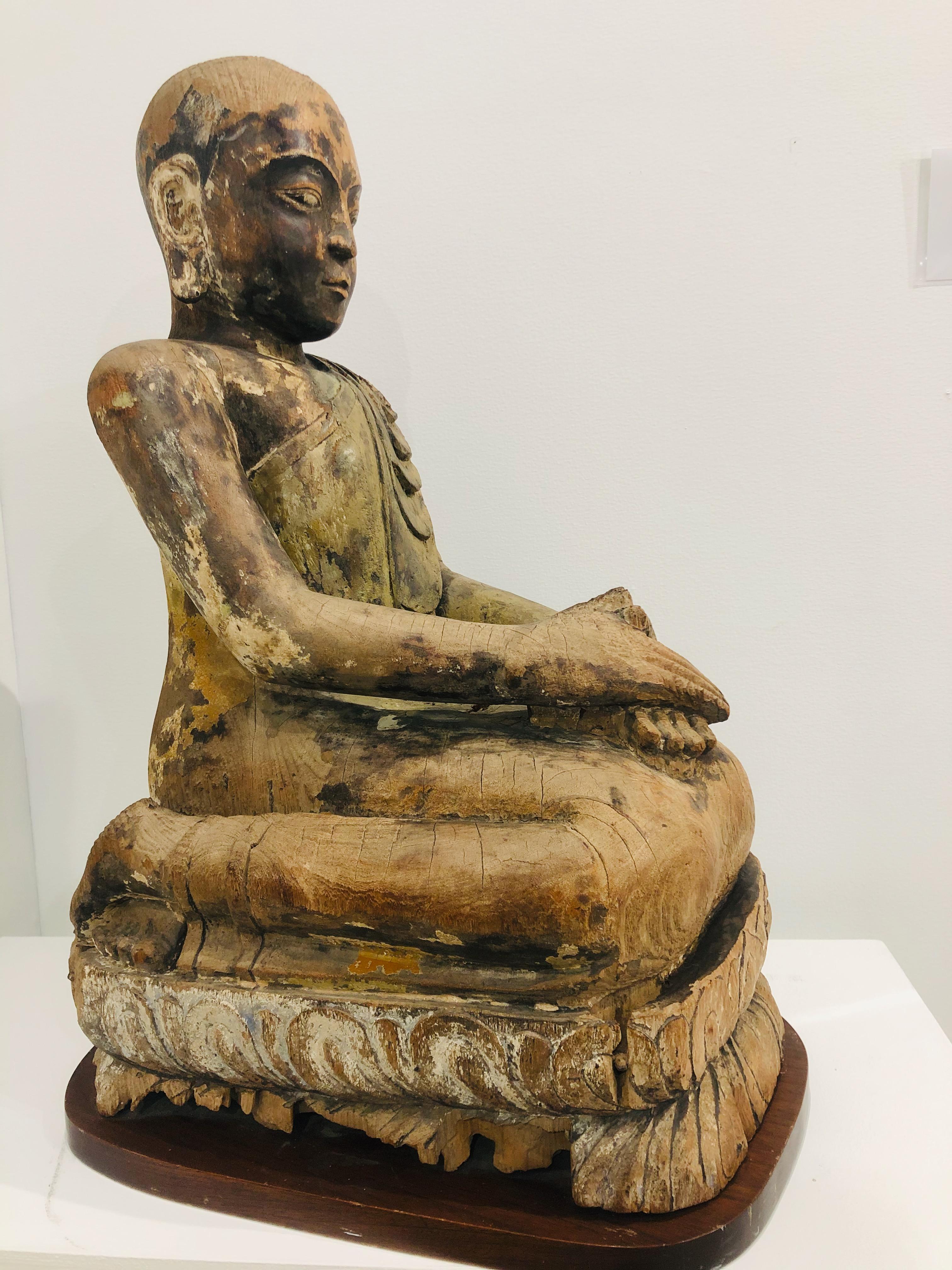 Monje Budista Escultura de Madera Asiática Antigua en venta 3