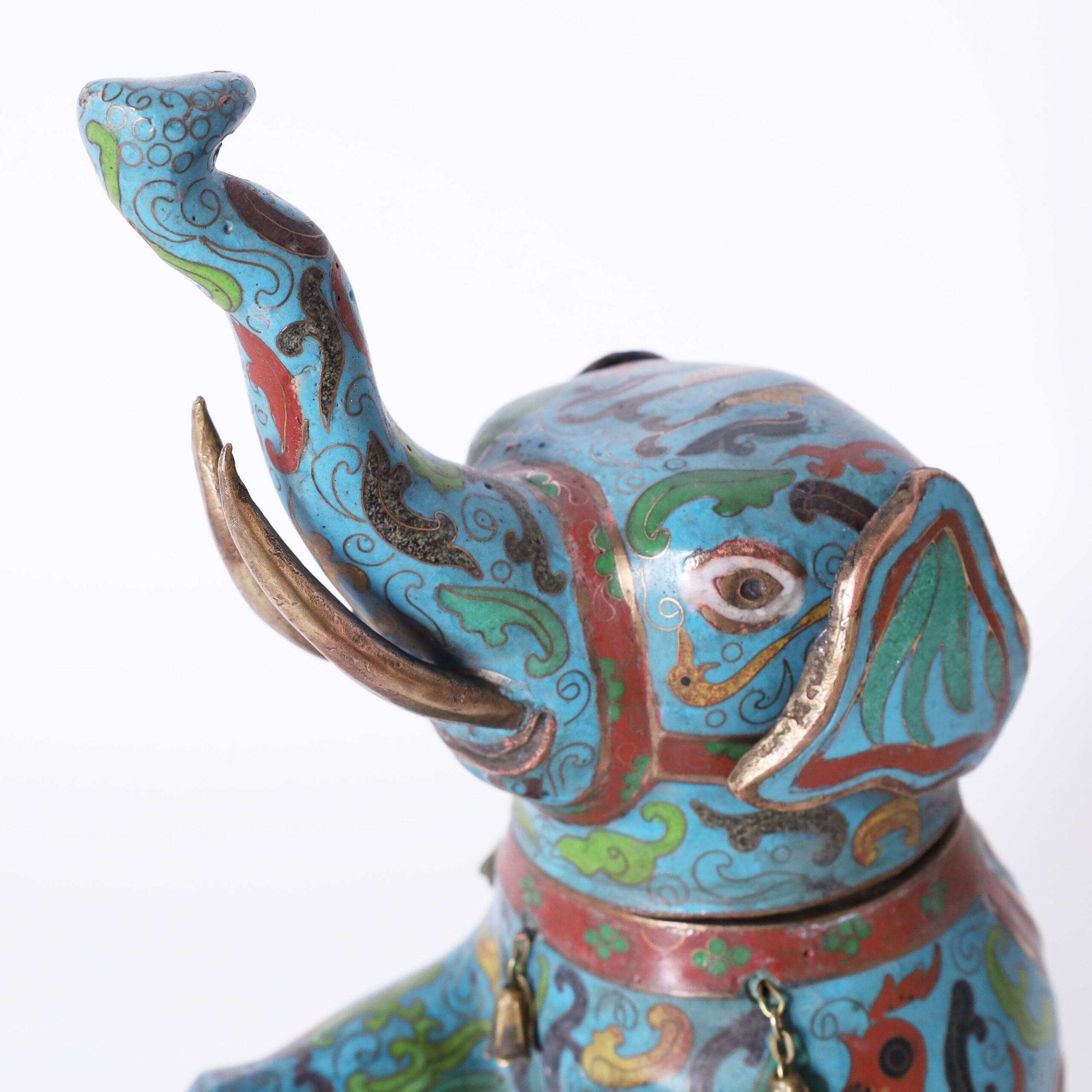 Ancienne jarre chinoise à gingembre cloisonné éléphant en vente 1