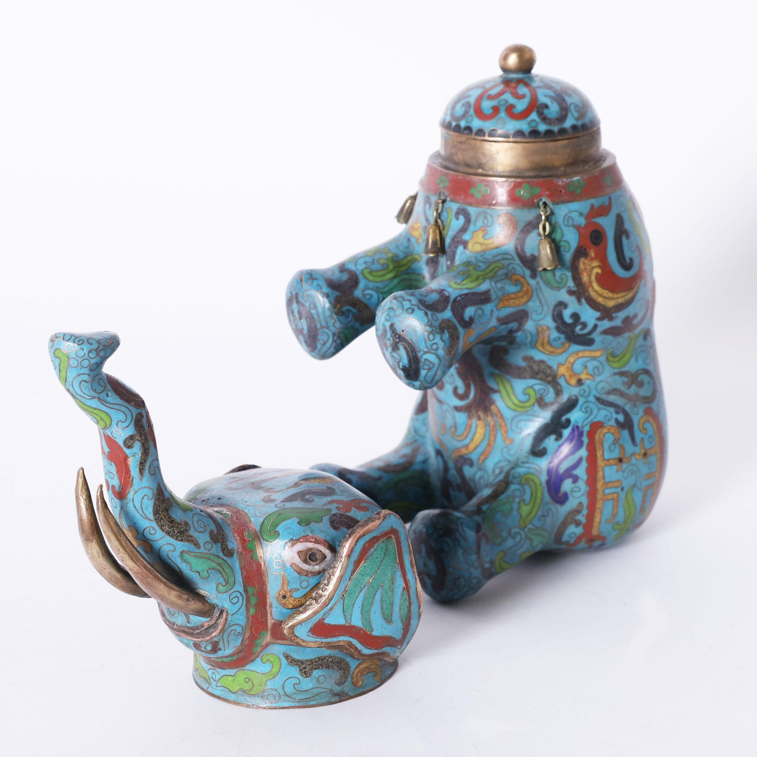 Ancienne jarre chinoise à gingembre cloisonné éléphant en vente 4