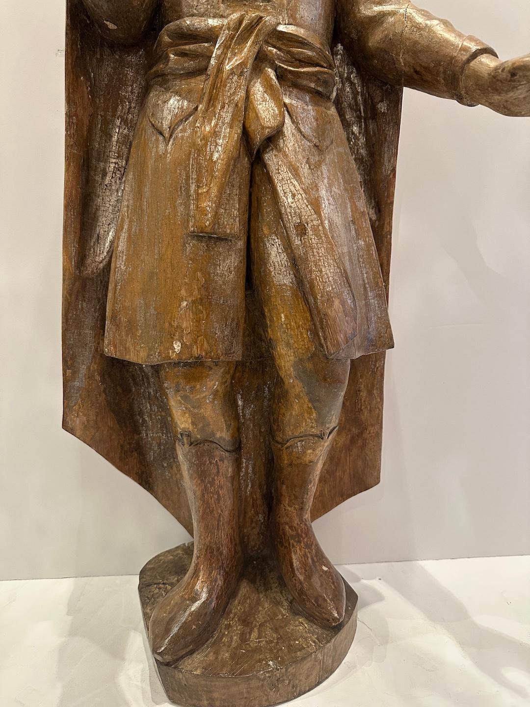 Antica statua di legno intagliato italiano di un uomo in vendita 1