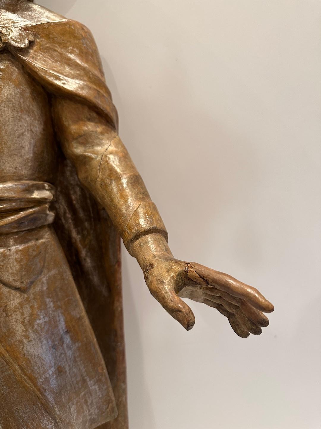 Antica statua di legno intagliato italiano di un uomo in vendita 3