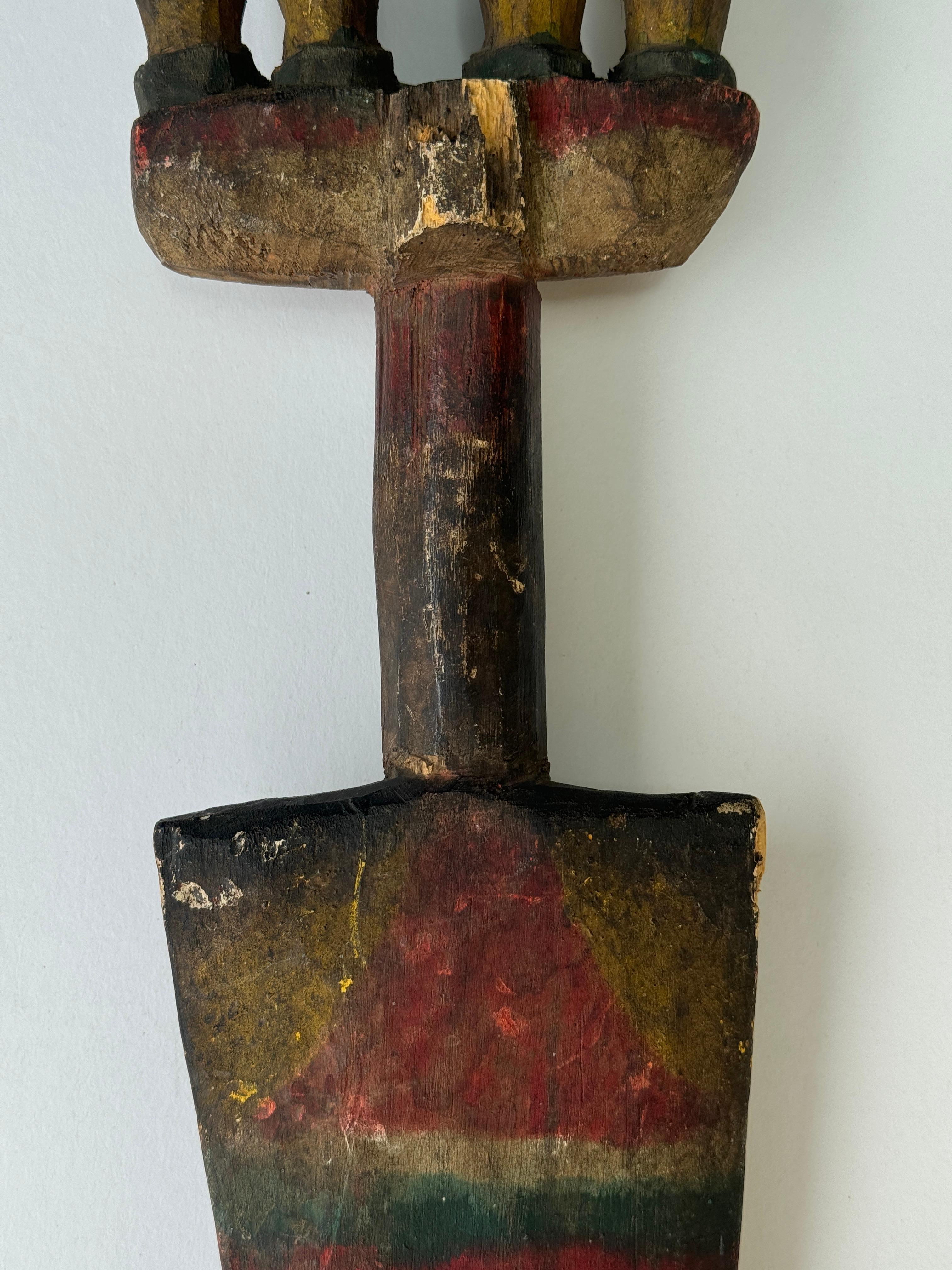 Antigua talla africana policromada en madera de Igbo Nigeria en venta 3