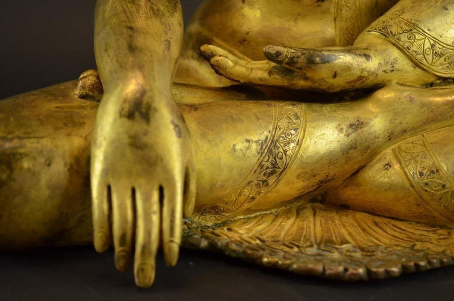Antique Tibetan Gilt Bronze Seated Buddha 3