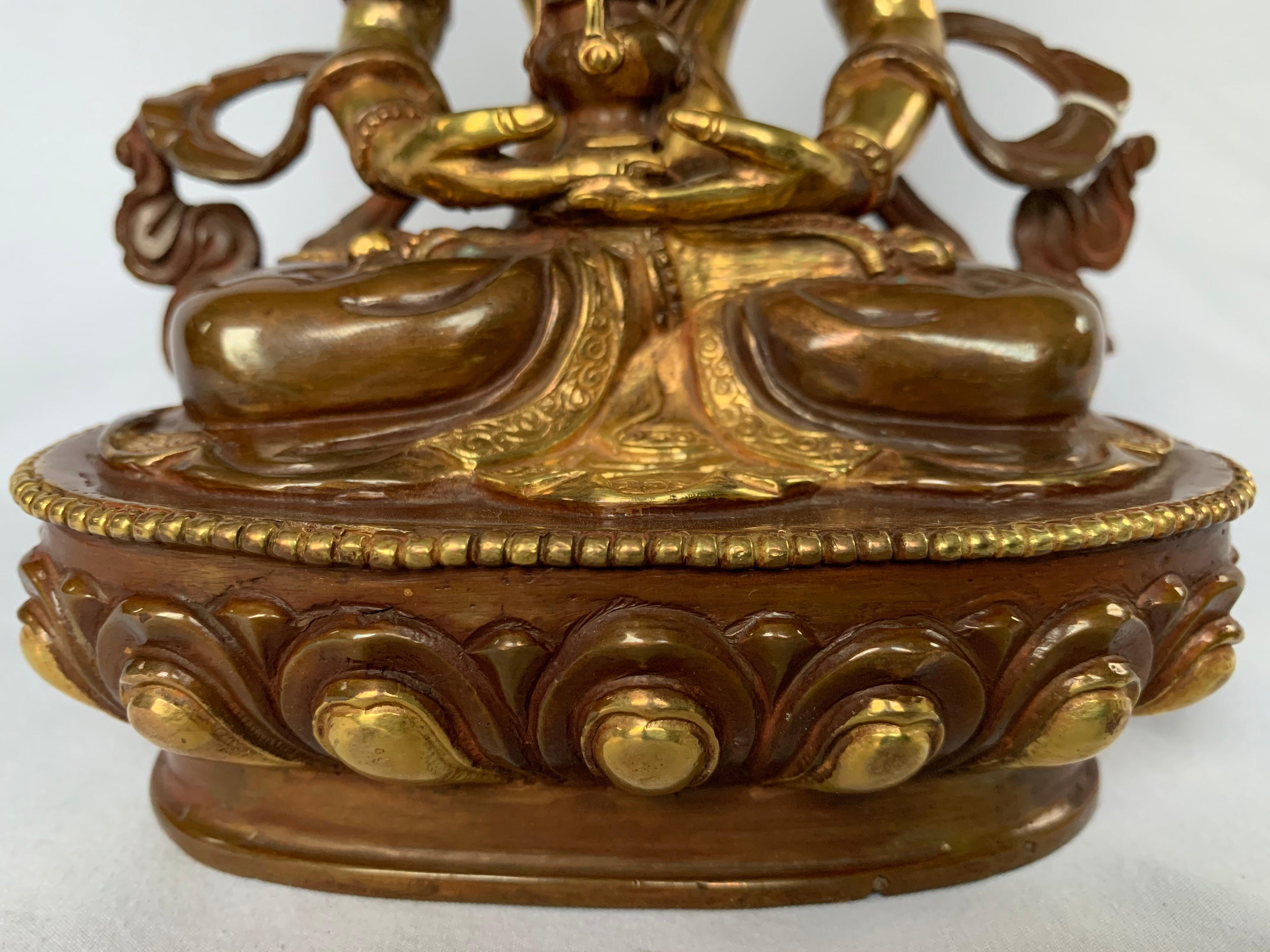 Statua di Aparmita da 9 pollici con oro 24 carati realizzata a mano con il processo a cera persa in vendita 6
