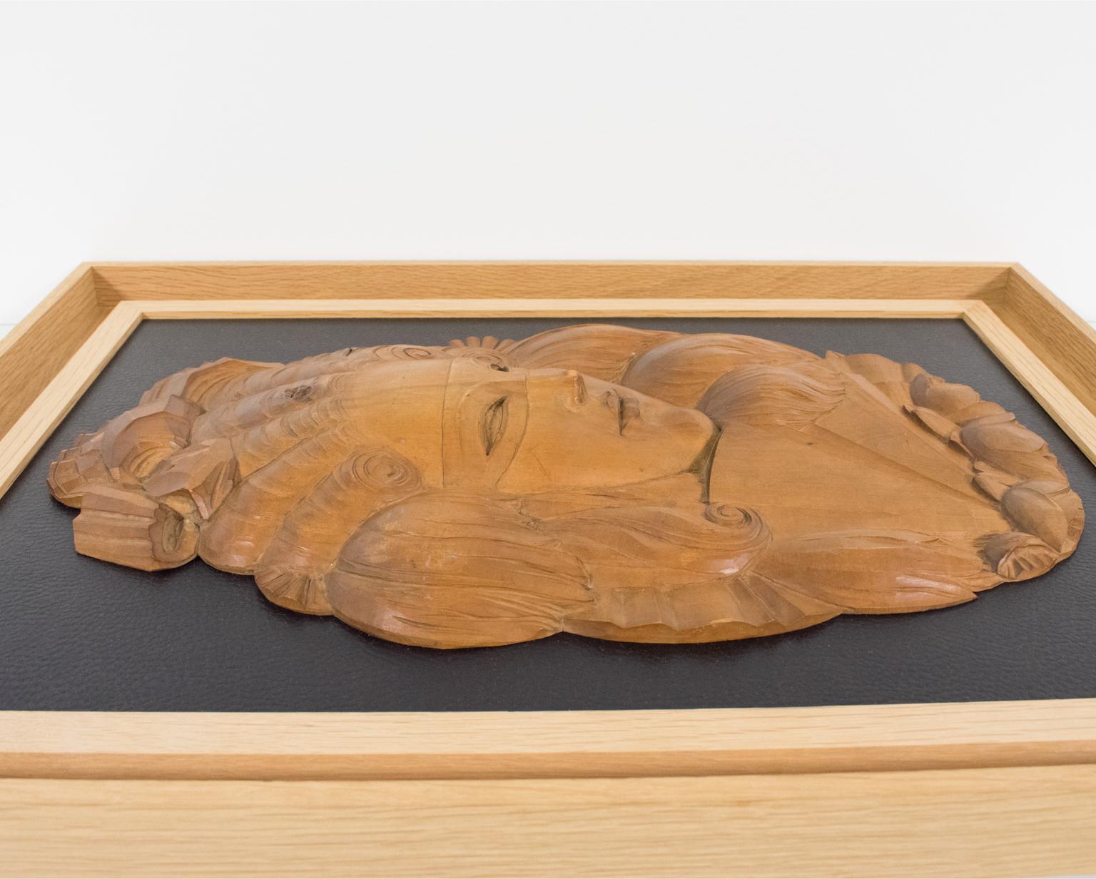 Scultura da parete in legno intagliato a mano con maschera veneziana Art Deco in vendita 7