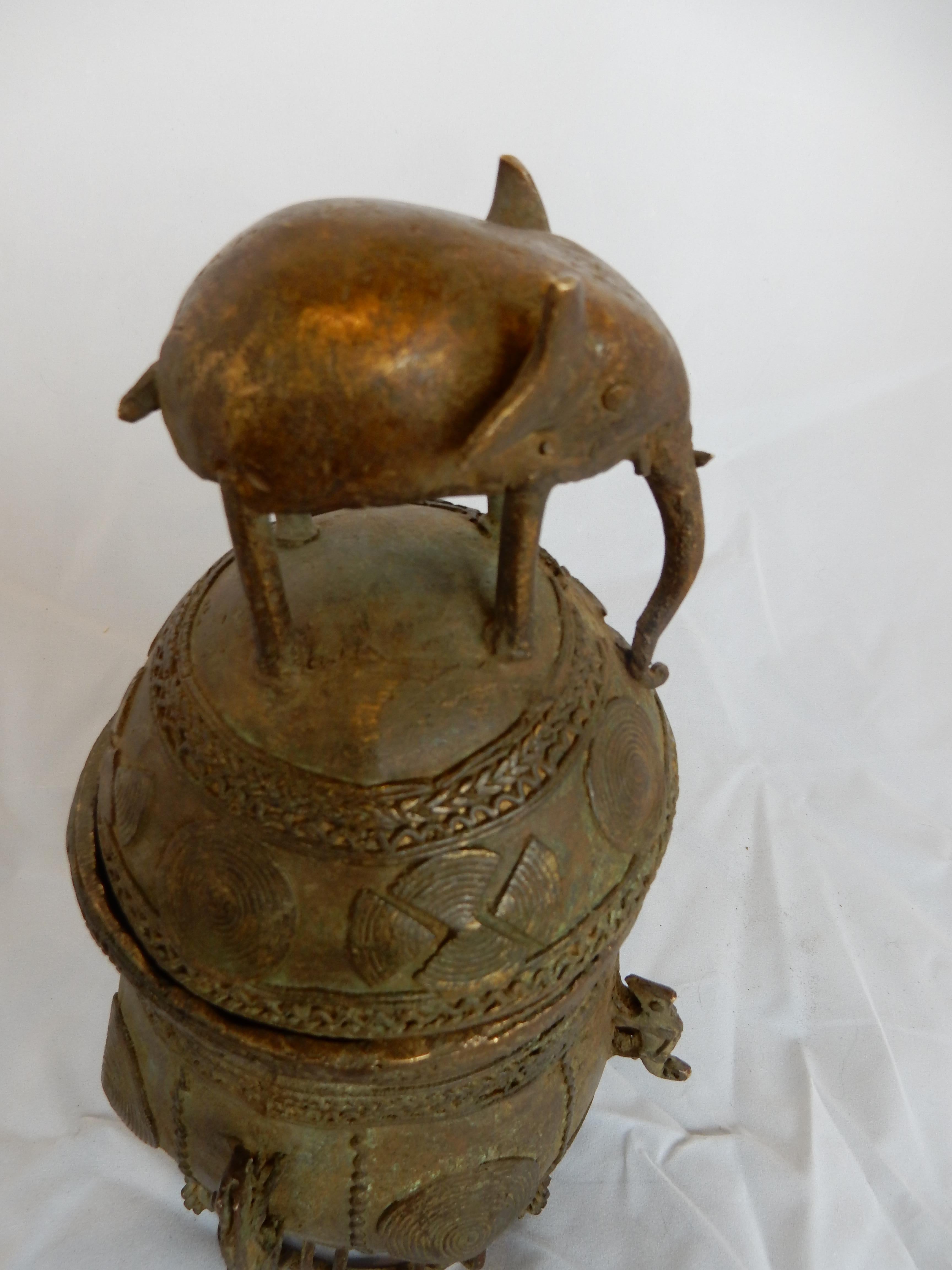 ASANTE GOLD WEIGHT CONTAINER - Sculpture by Unknown