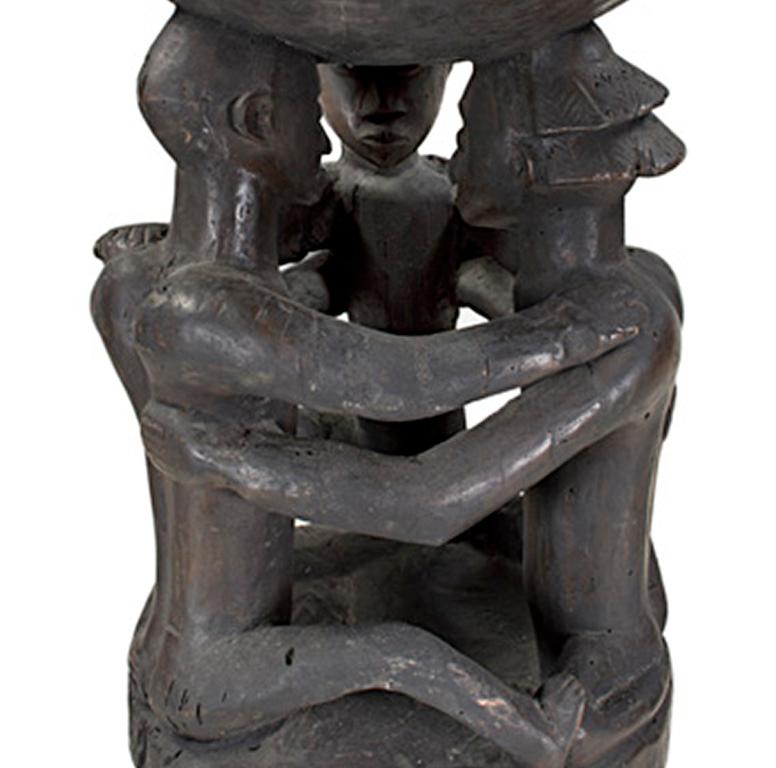 Tabouret Zaire Baluba, une sculpture en bois datant d'environ 1910 - Marron Figurative Sculpture par Unknown