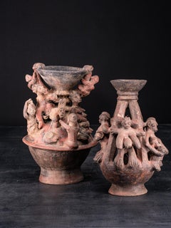Benin People, Benin, Raro vaso da altare cerimoniale in terracotta.