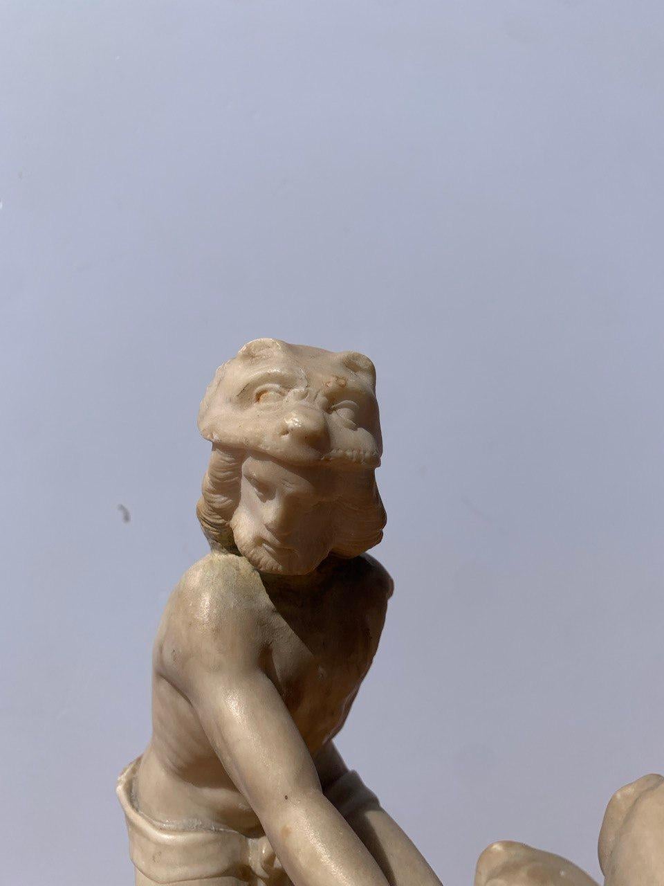 Escultor barroco romano - Escultura de alabastro del siglo XVII - Hércules Cerbero en venta 10