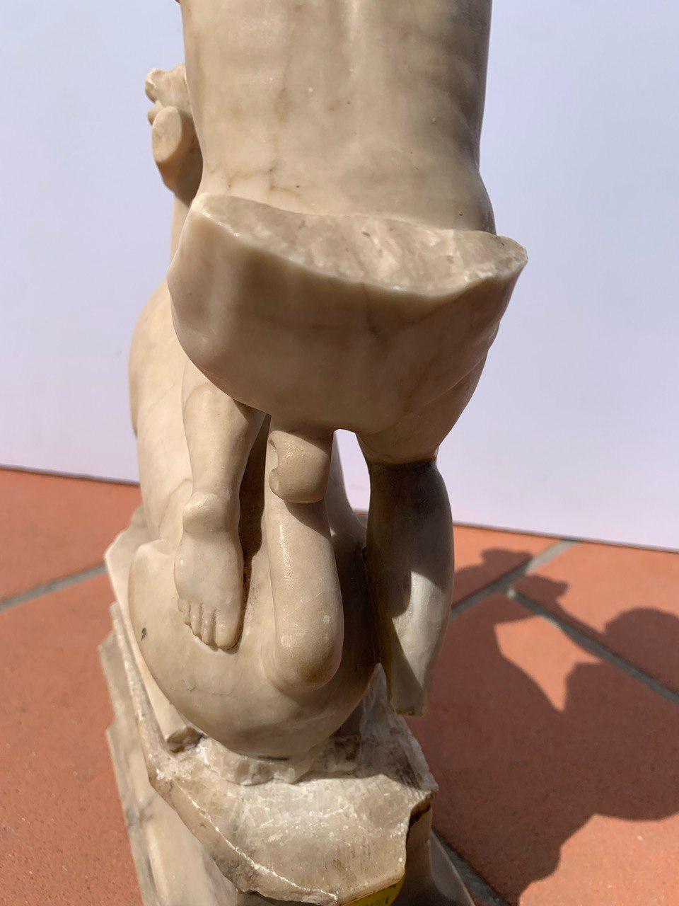 Escultor barroco romano - Escultura de alabastro del siglo XVII - Hércules Cerbero en venta 13
