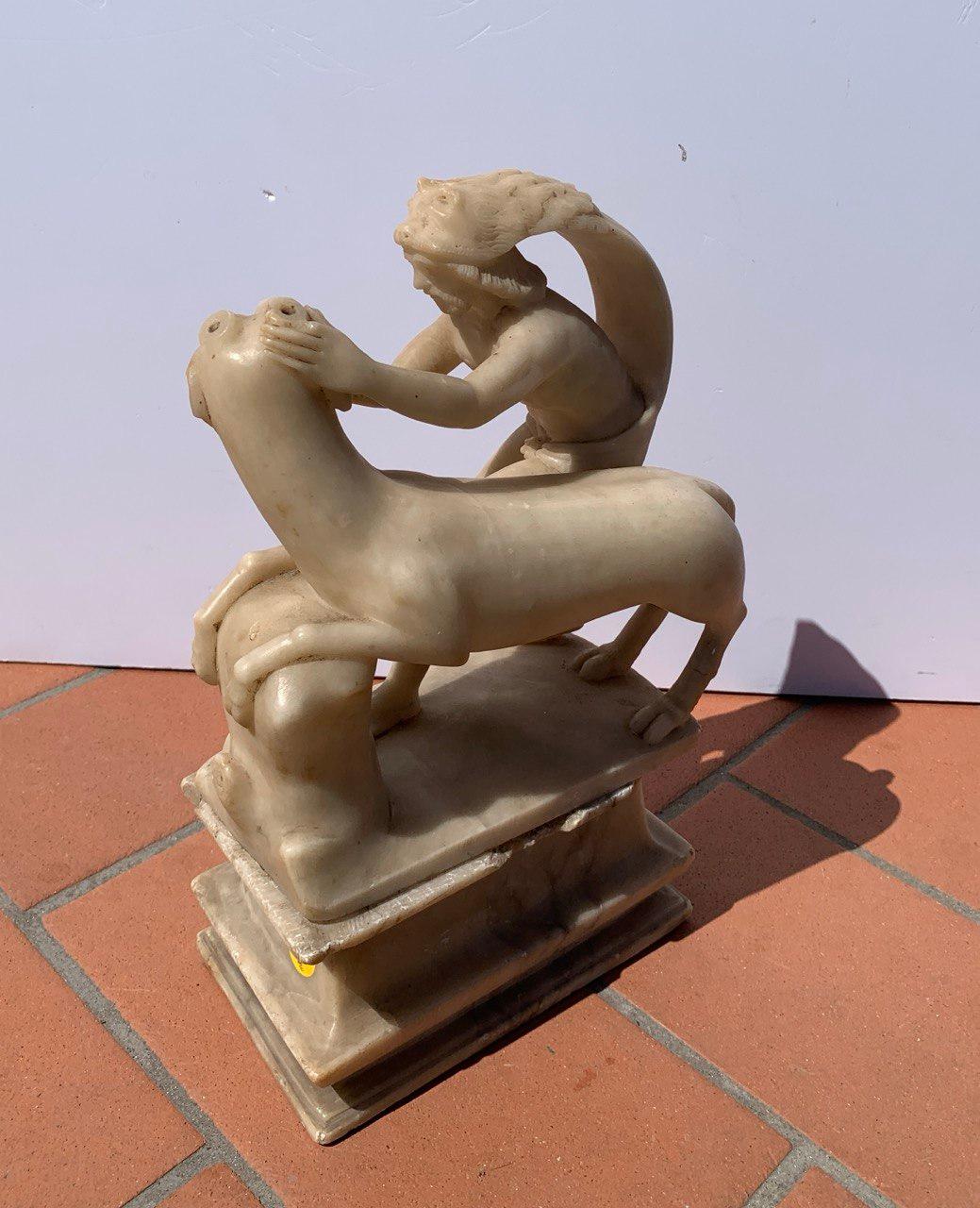 Escultor barroco romano - Escultura de alabastro del siglo XVII - Hércules Toro cretense en venta 1