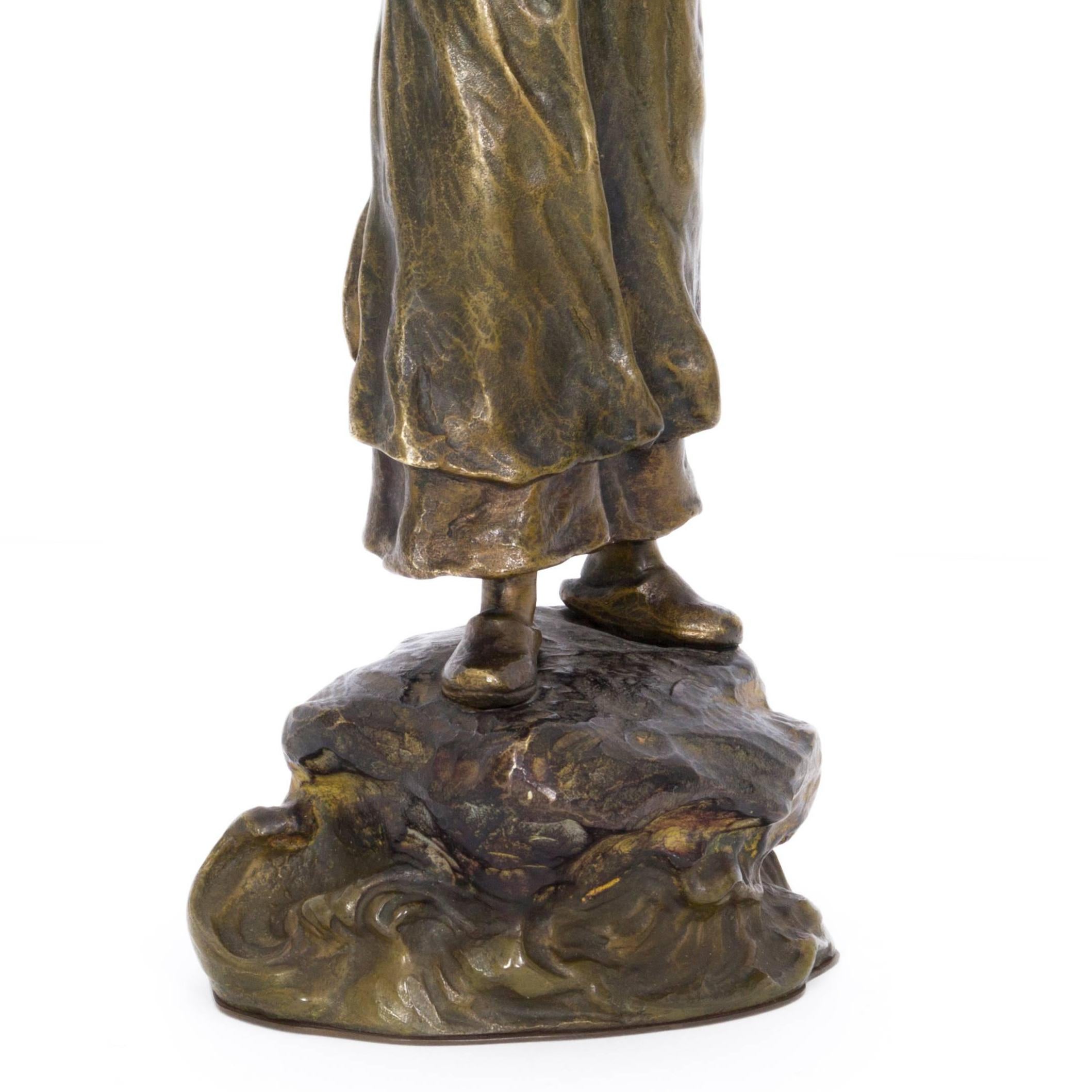 Bäuerin mit Kleinkind (Farmwoman with Child) - Bronze, Rural, around 1900 - Gold Figurative Sculpture by Unknown