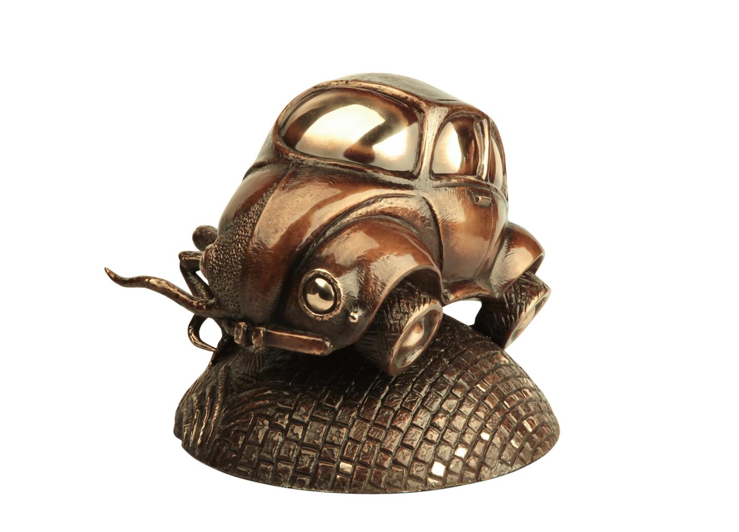 Volodymyr MYKYTENKO Figurative Sculpture - Beetle-beetle, Bronze Sculpture by Volodymyr Mykytenko, 2019
