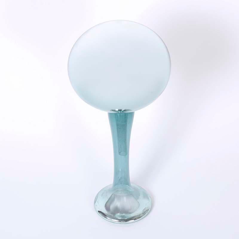 Blaue Quecksilber-Glaskugel – Sculpture von Unknown