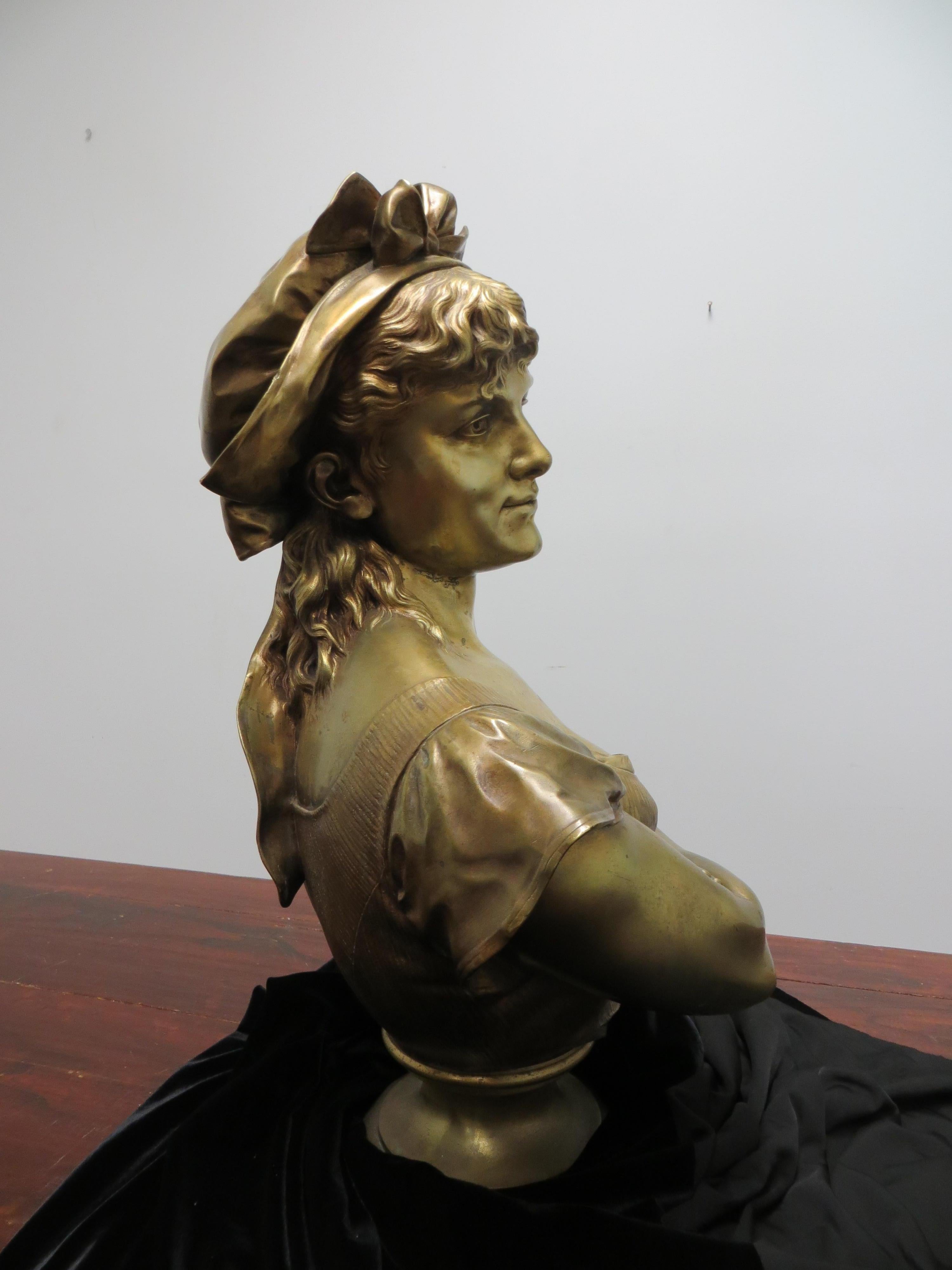 Bronze Bust Lady After Leop Harze - Gold Figurative Sculpture by Unknown