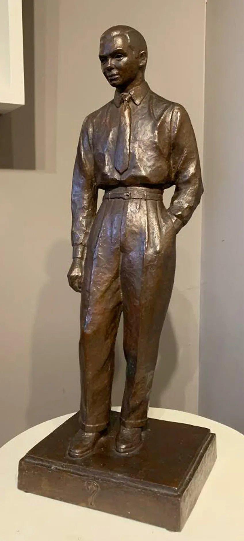 Bronze of a Gentleman or Businessman - Sculpture by Unknown