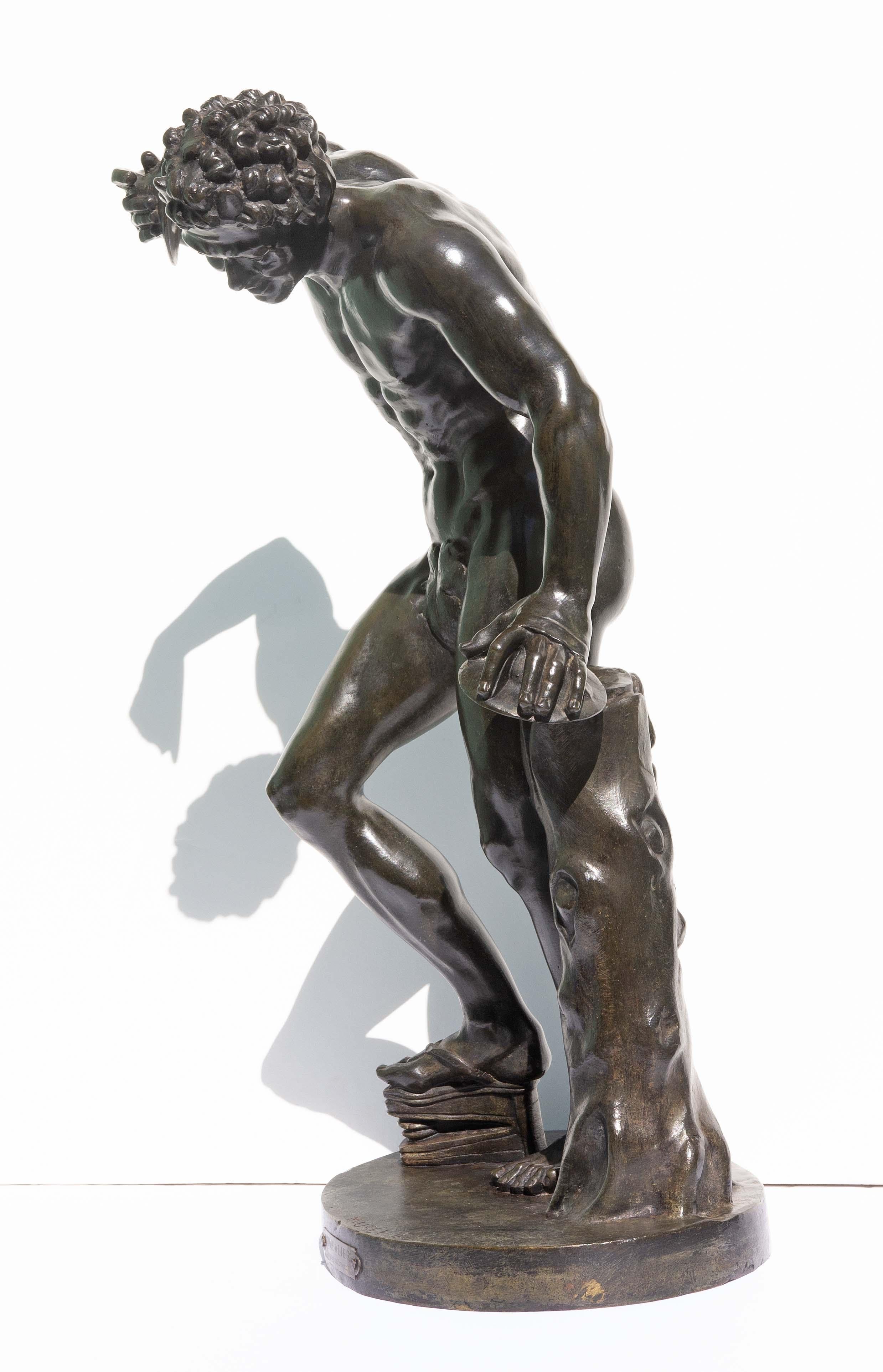 Statue en bronze représentant un faune dansant avec Cymbals Grand Tour 1