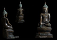 Bouddha Shakyamuni  in Bhumisparsha Mudra. 18e/19e siècle