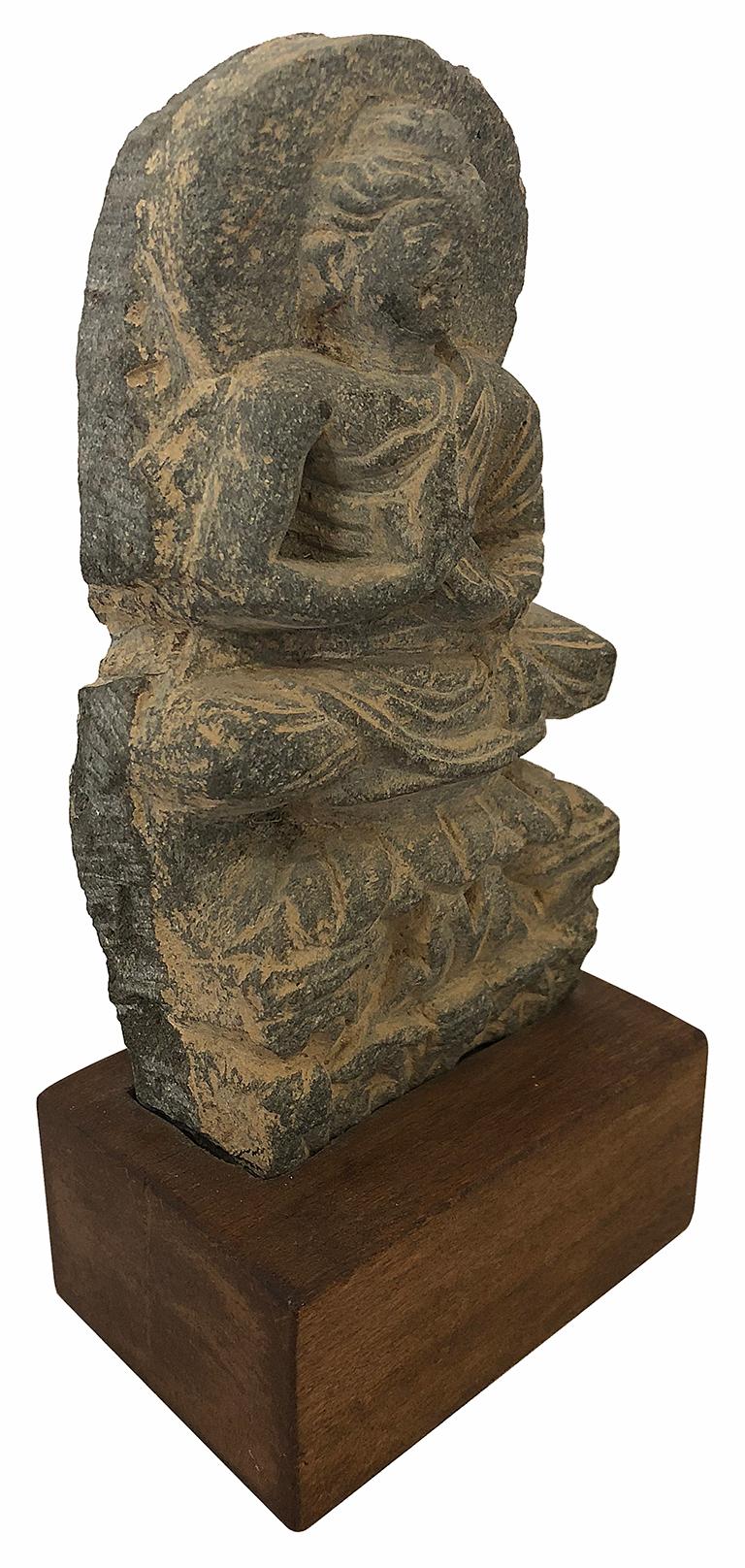  Buddha sitting in Lotus Throne in Dhyana Mudra with Halo - Sculpture by Unknown