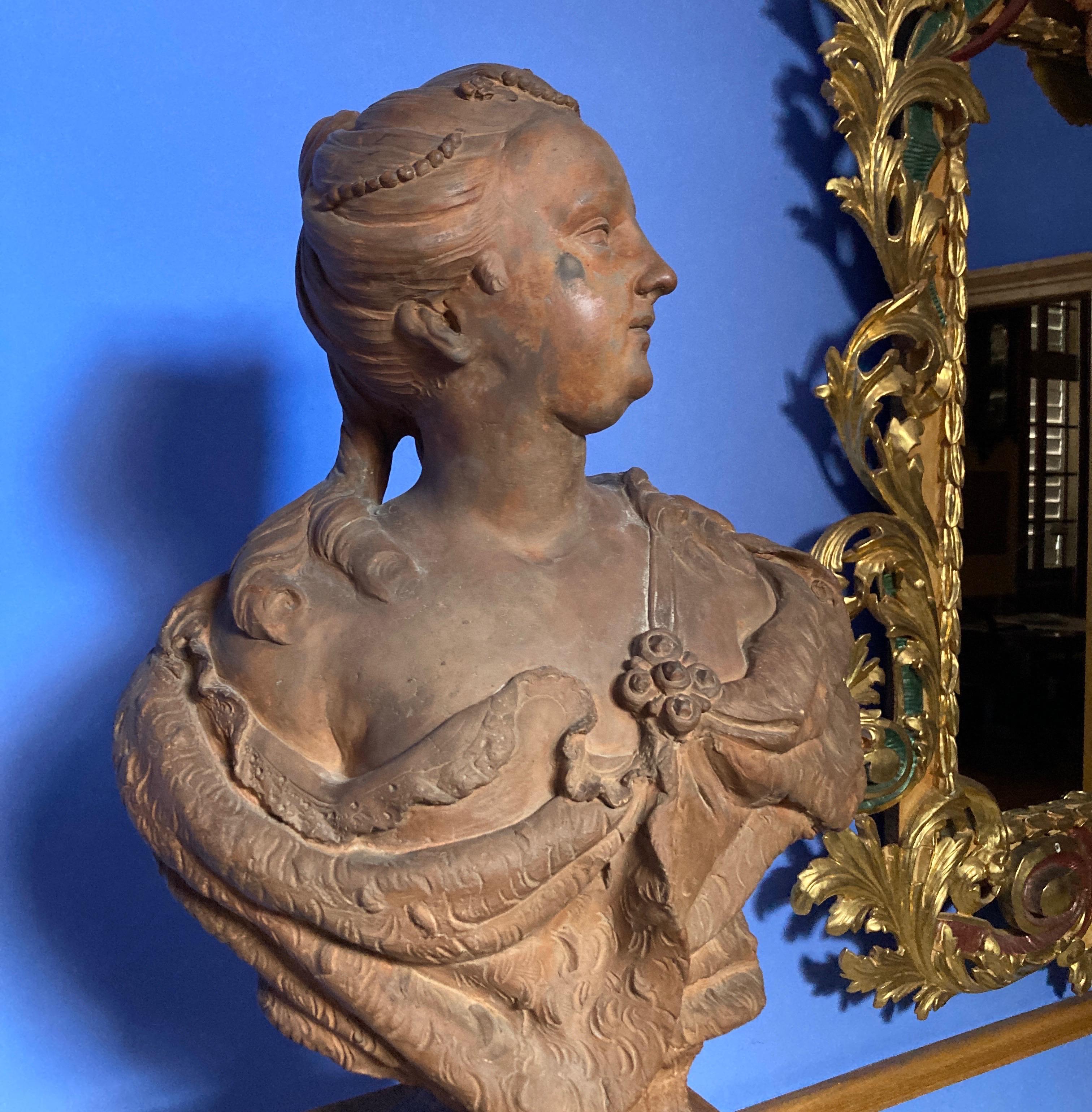 Buste de la reine Elisabeth Petrowna, sculpture en terre cuite, art baroque - Sculpture de Unknown