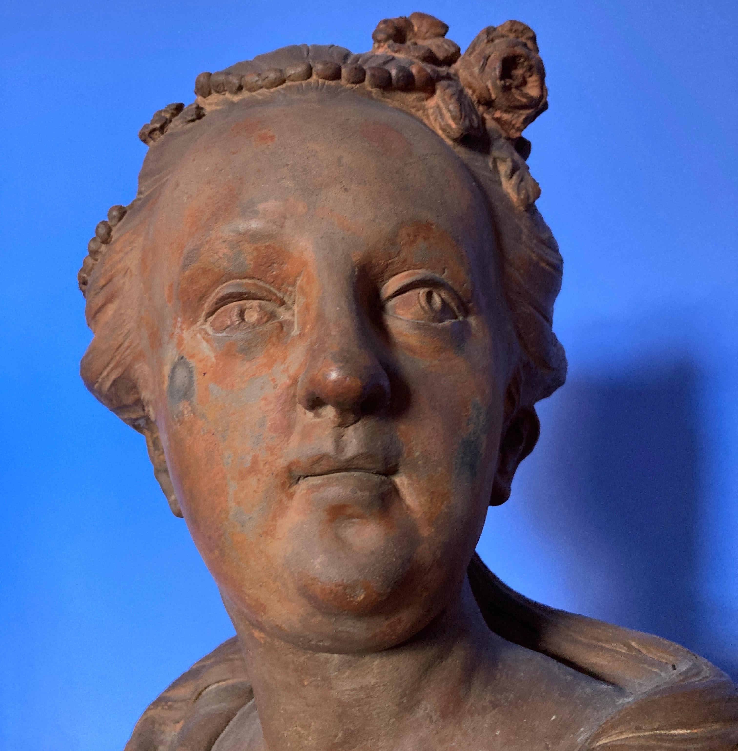 Buste de la reine Elisabeth Petrowna, sculpture en terre cuite, art baroque - Bleu Figurative Sculpture par Unknown