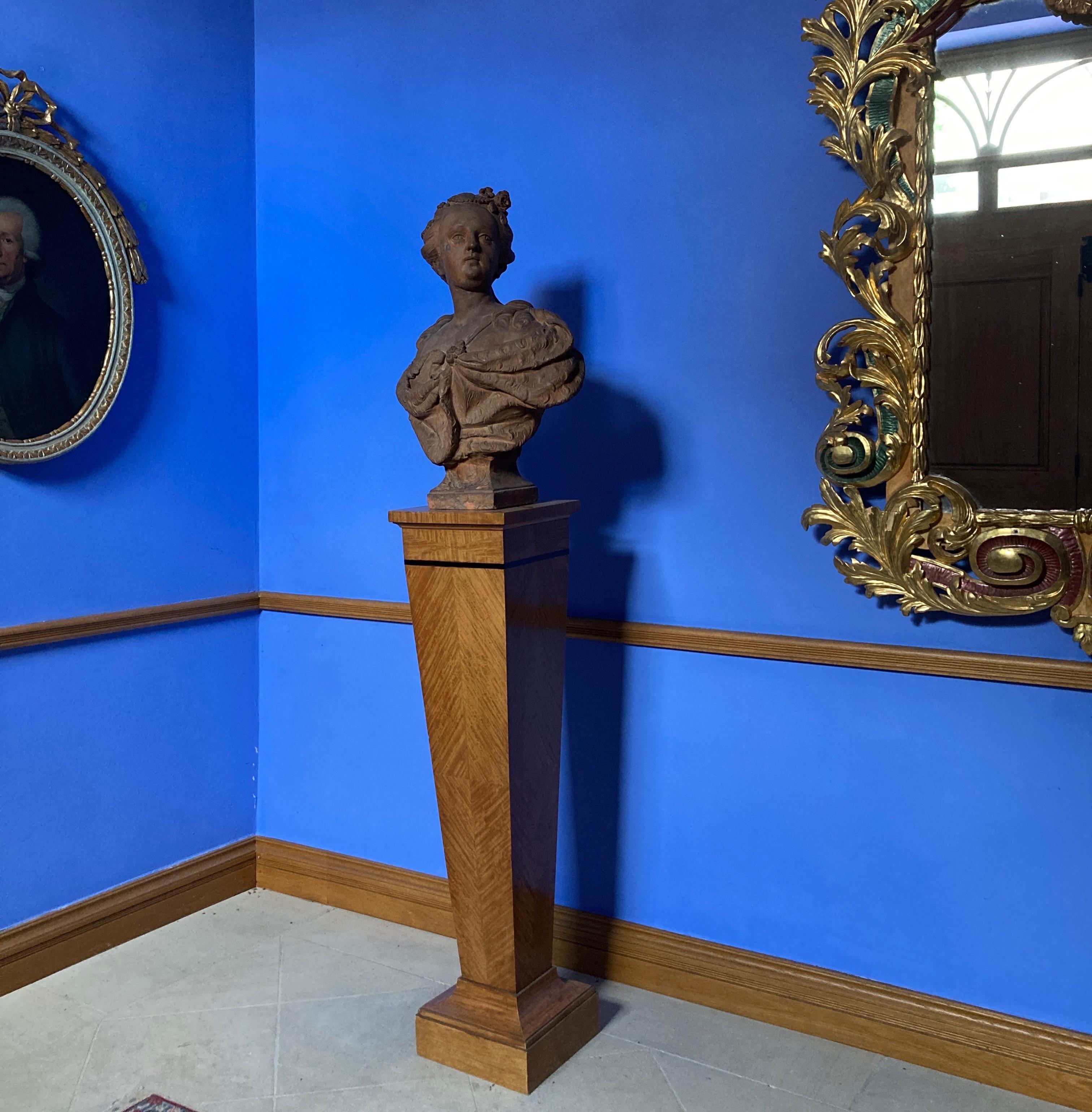 Bust of a Lady, prob Queen Elisabeth Petrowna, Terracotta Sculpture, Baroque Art For Sale 3