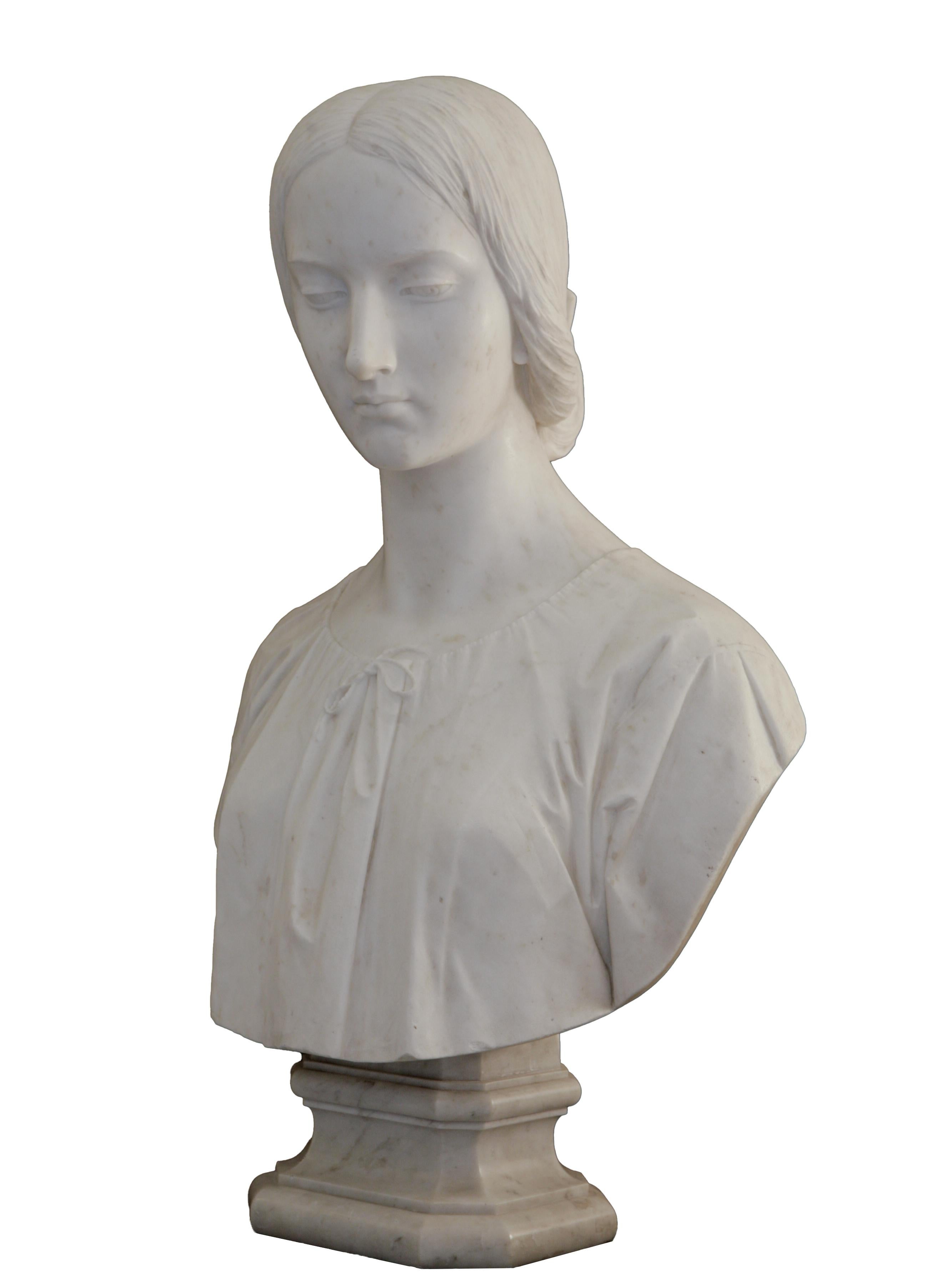 Female bust in white marble - 19th century - Sculpture by Unknown