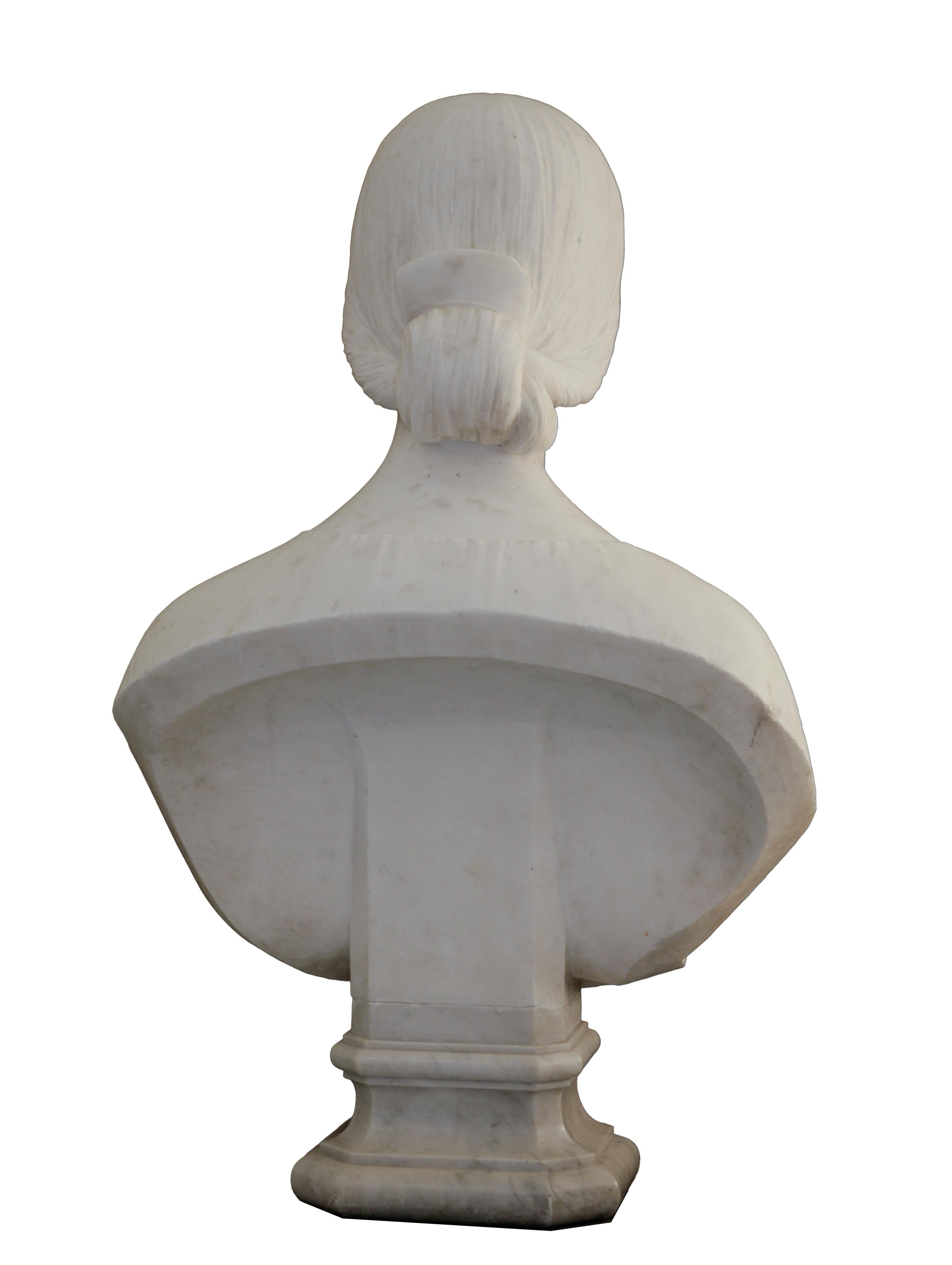 Female bust in white marble - 19th century For Sale 2