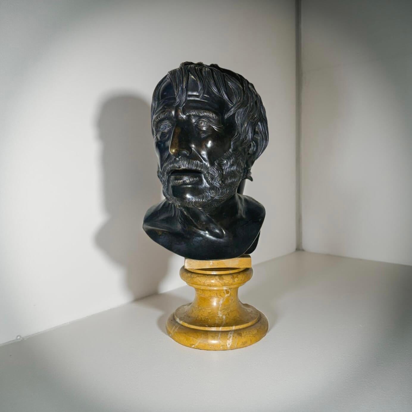 Figurative Sculpture di Unknown - Busto in Bronzo di Seneca o Pseudo-Seneca Italia Napoli fine XVIII-inizi XIX sec